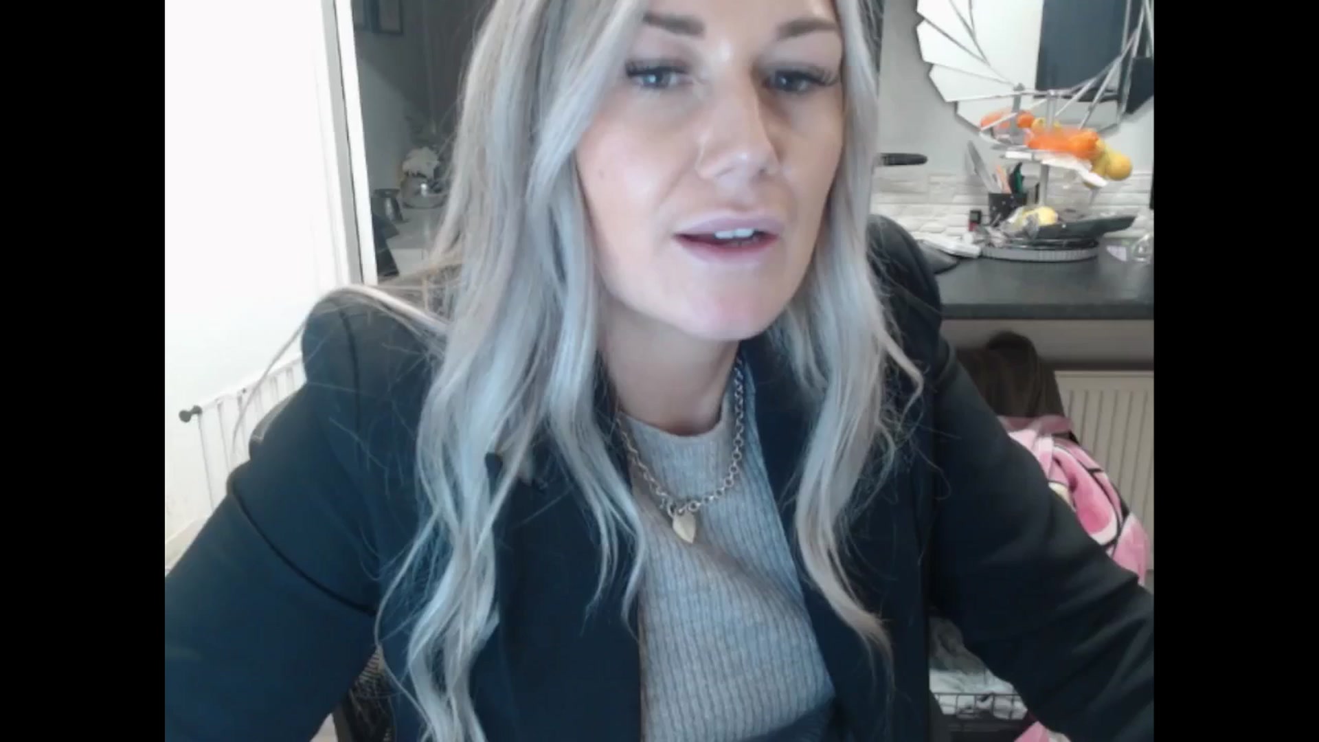 Gallery image thumbnail from LovelyLucy25's myfreecams stream on, 01/09/2025, 16:34 image 17 of 20