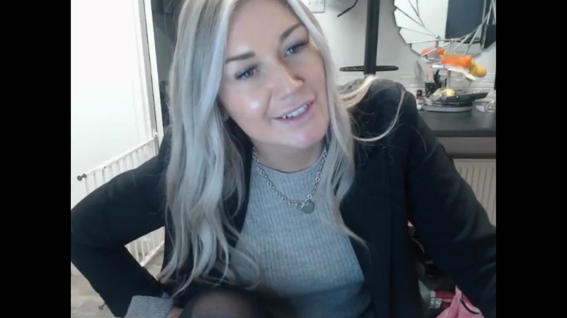Gallery image thumbnail from LovelyLucy25's myfreecams stream on, 01/09/2025, 16:34 image 12 of 20