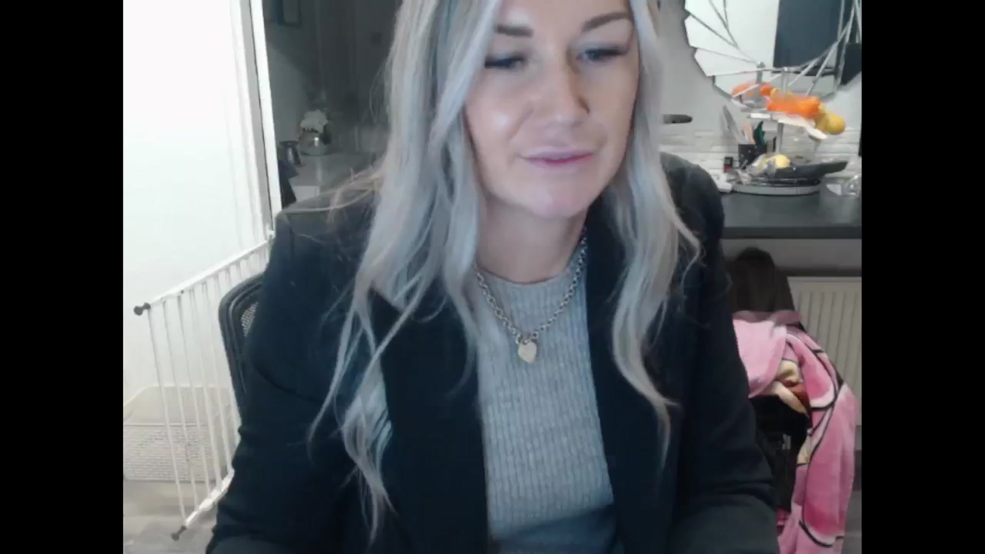 Gallery image thumbnail from LovelyLucy25's myfreecams stream on, 01/09/2025, 16:34 image 19 of 20