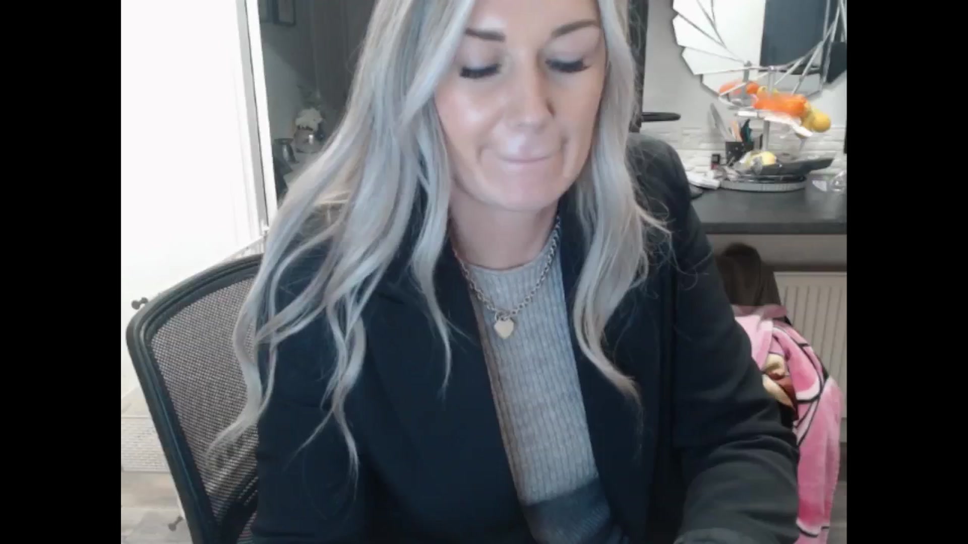 Gallery image thumbnail from LovelyLucy25's myfreecams stream on, 01/09/2025, 16:34 image 15 of 20