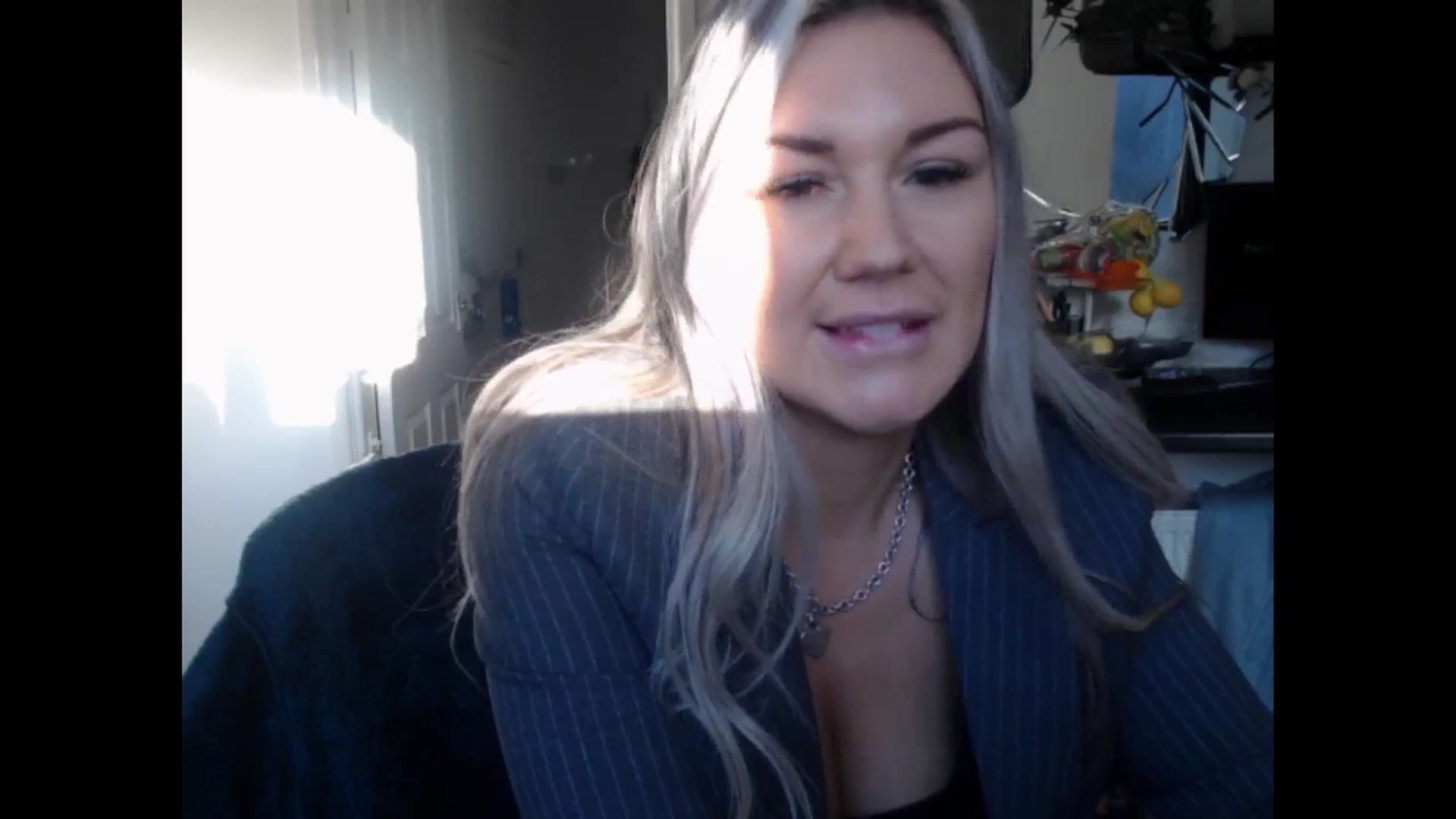 Gallery image thumbnail from LovelyLucy25's myfreecams stream on, 01/10/2025, 10:09 image 11 of 20
