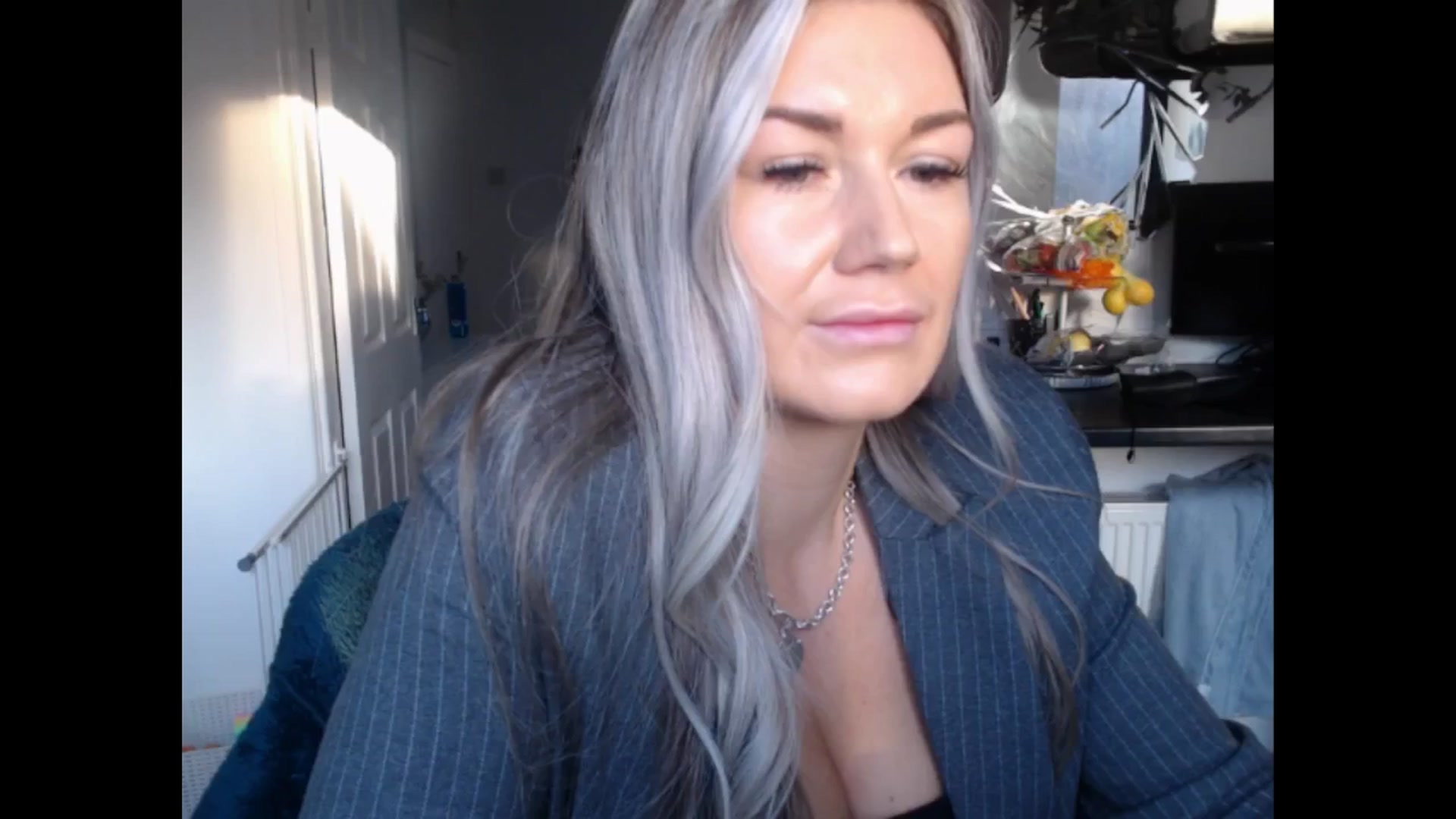 Gallery image thumbnail from LovelyLucy25's myfreecams stream on, 01/10/2025, 10:09 image 9 of 20