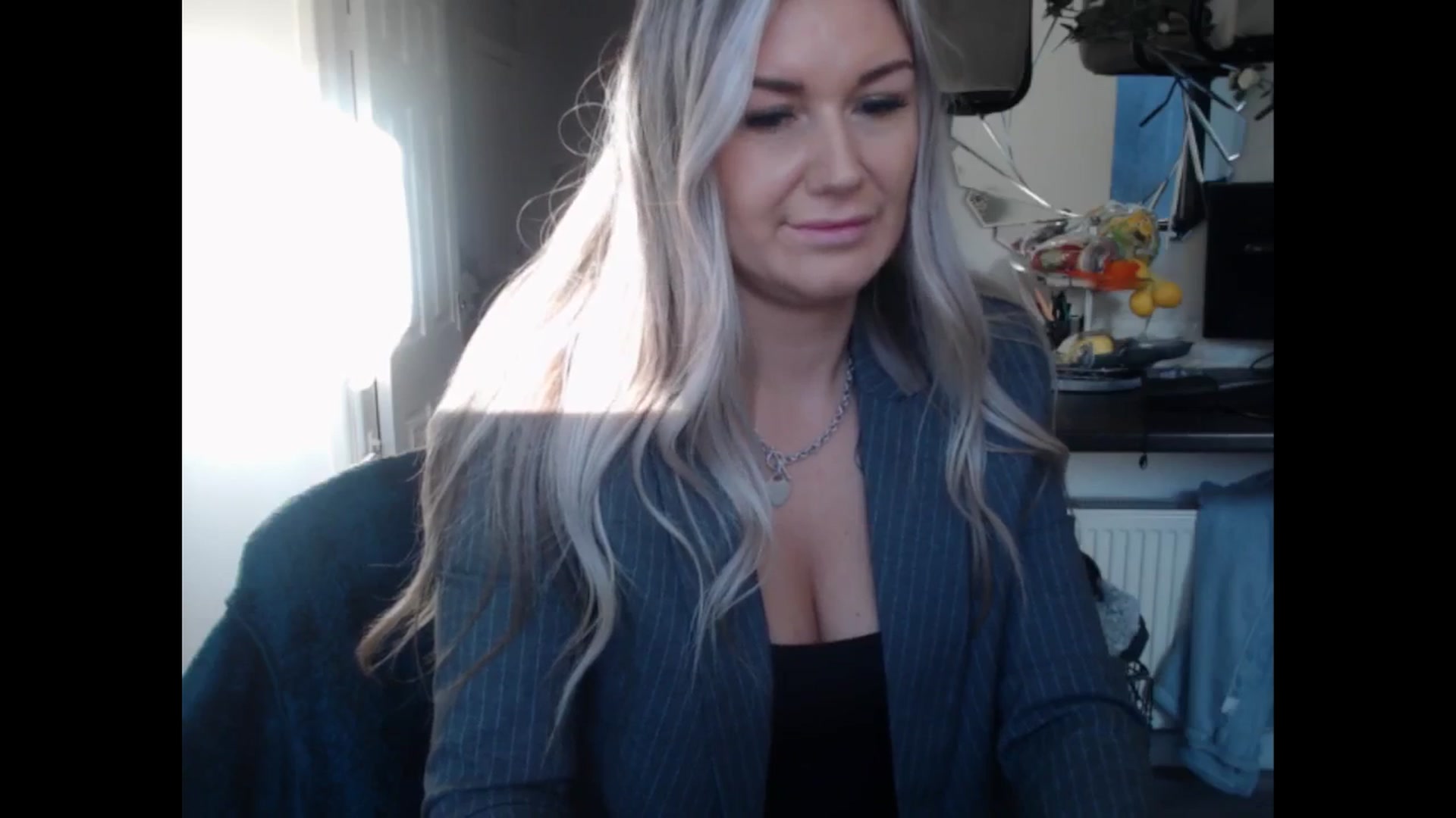 Gallery image thumbnail from LovelyLucy25's myfreecams stream on, 01/10/2025, 10:09 image 12 of 20