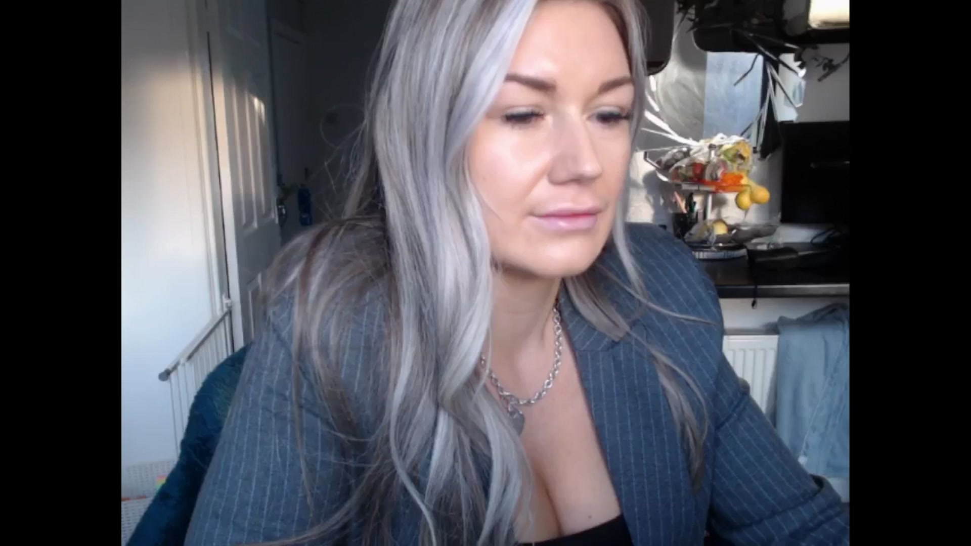 Gallery image thumbnail from LovelyLucy25's myfreecams stream on, 01/10/2025, 10:09 image 8 of 20