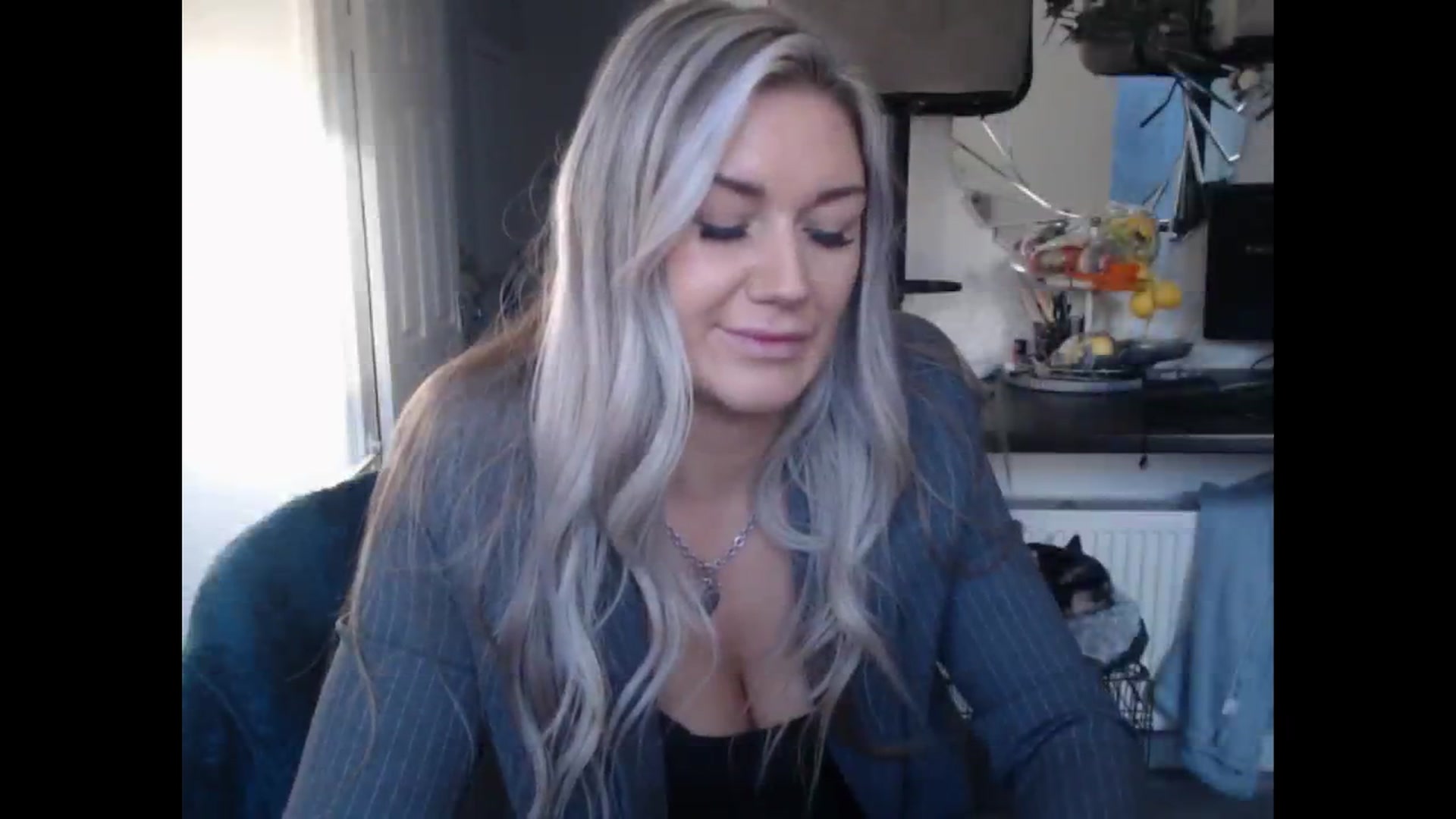 Gallery image thumbnail from LovelyLucy25's myfreecams stream on, 01/10/2025, 10:09 image 16 of 20