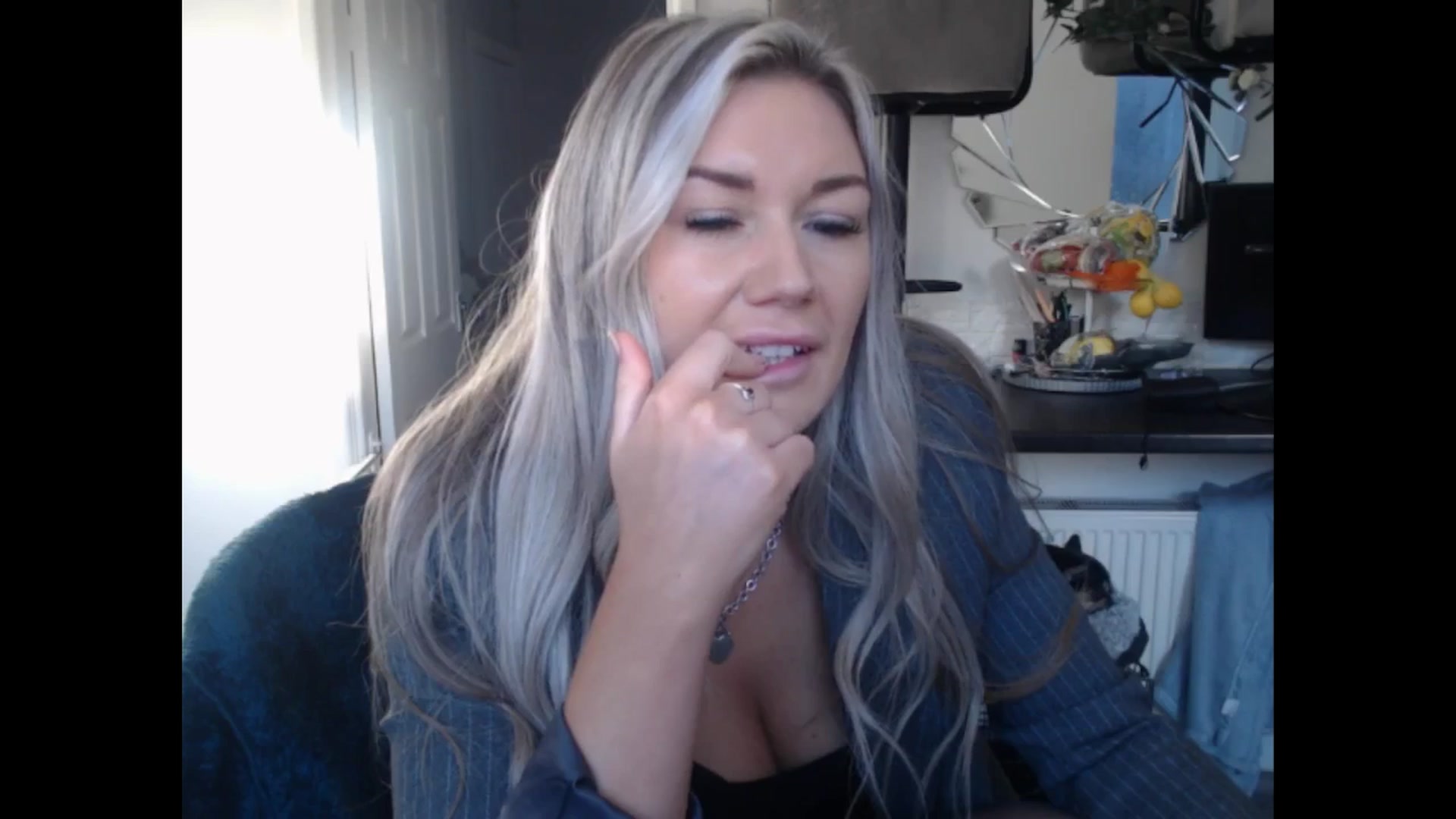 Gallery image thumbnail from LovelyLucy25's myfreecams stream on, 01/10/2025, 10:09 image 15 of 20