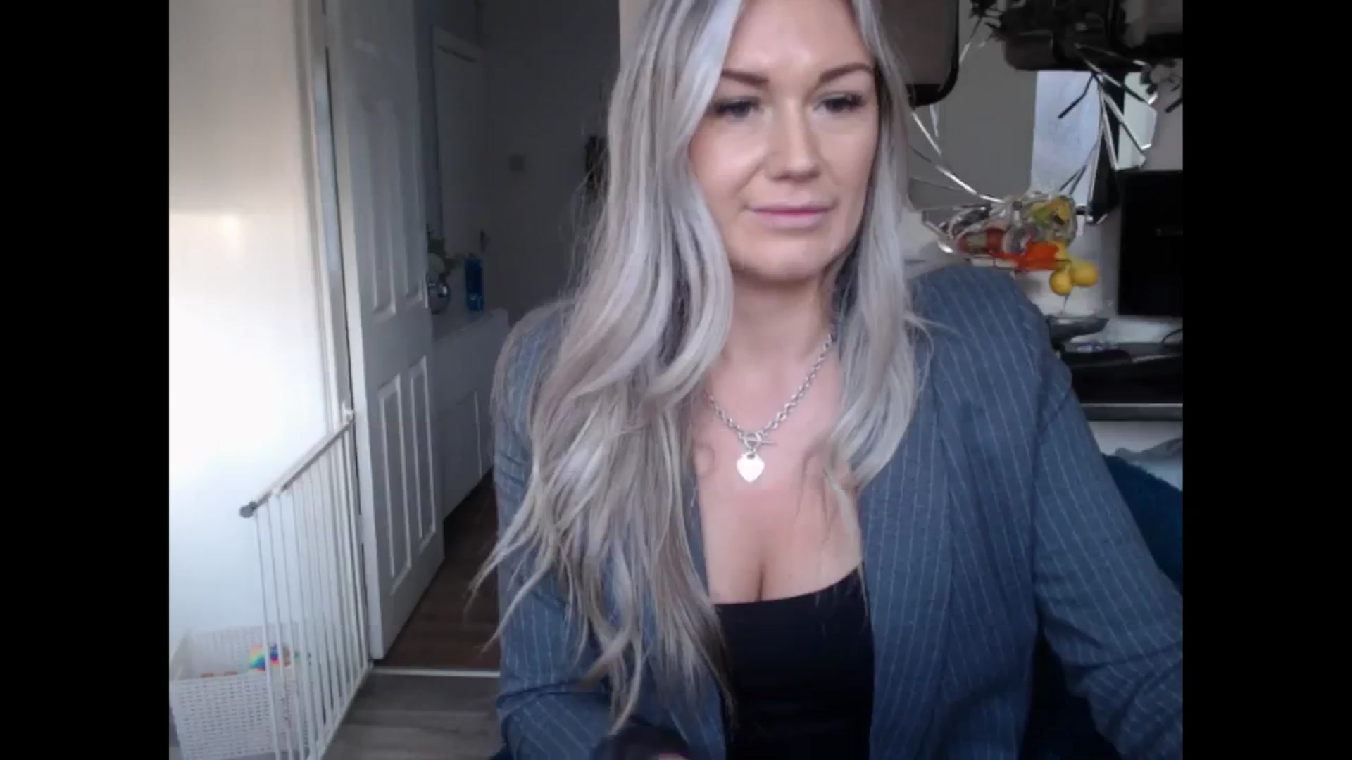 Gallery image thumbnail from LovelyLucy25's myfreecams stream on, 01/10/2025, 10:52 image 12 of 20