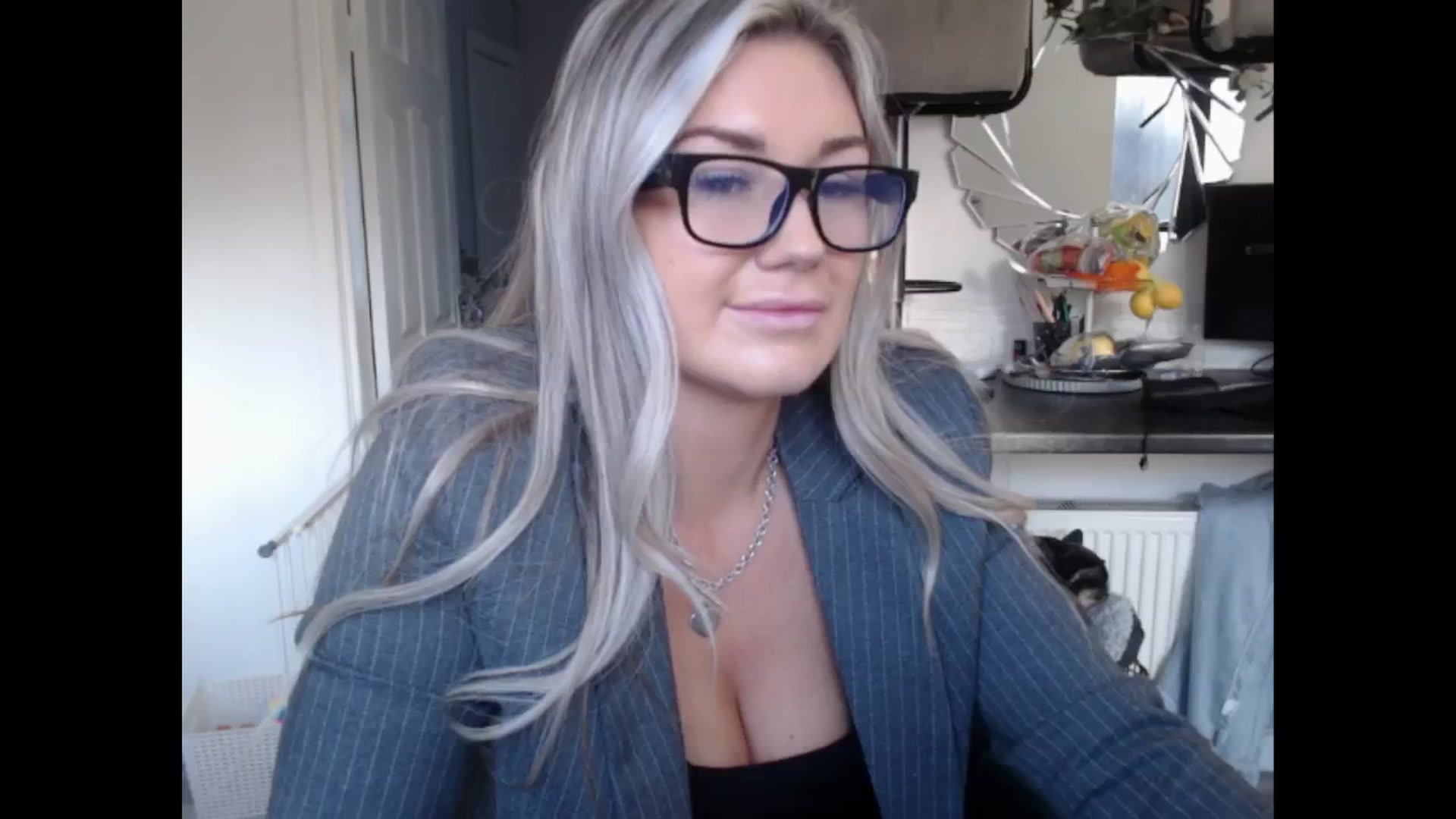 Gallery image thumbnail from LovelyLucy25's myfreecams stream on, 01/10/2025, 10:52 image 14 of 20