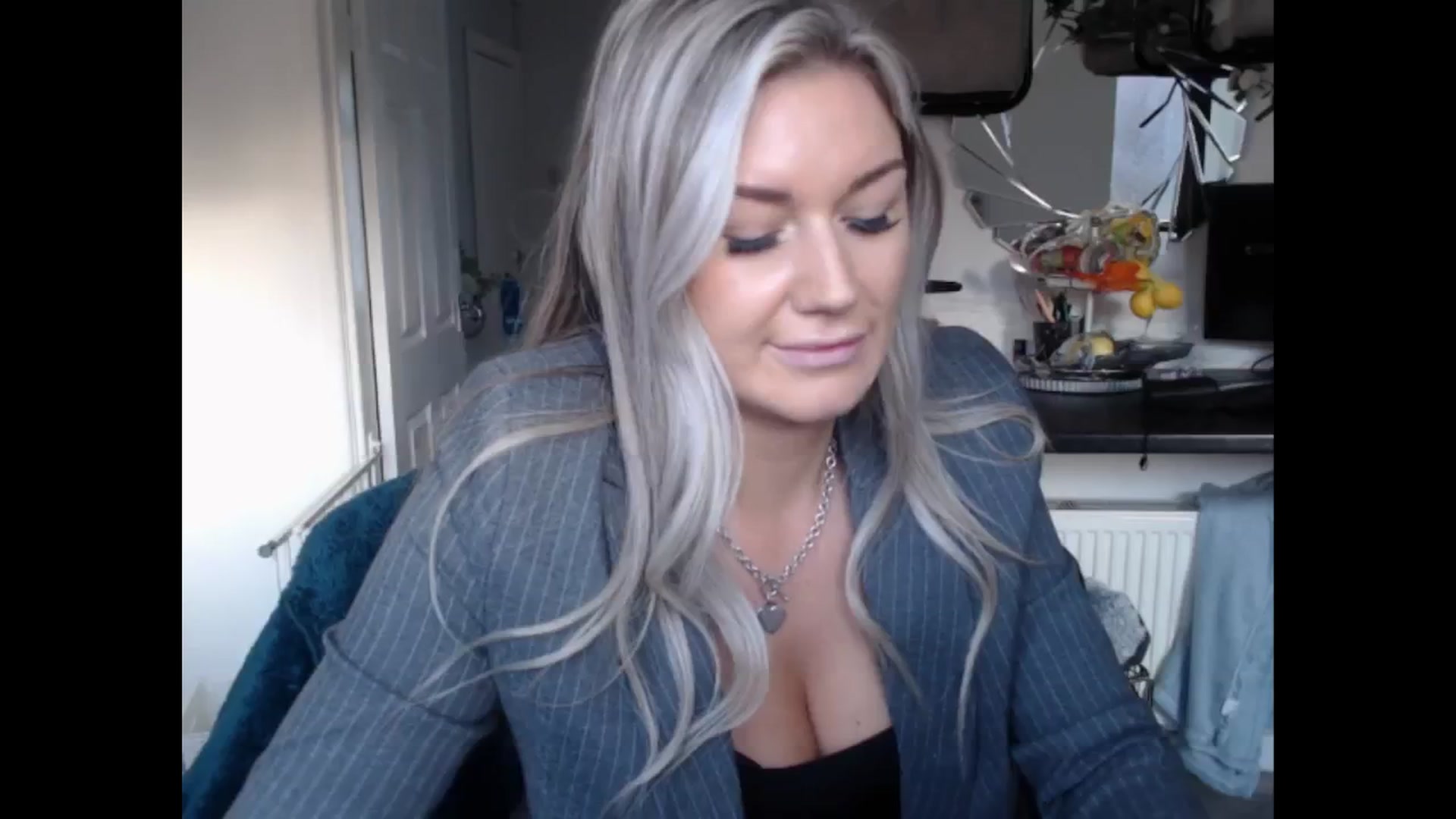 Gallery image thumbnail from LovelyLucy25's myfreecams stream on, 01/10/2025, 10:52 image 5 of 20