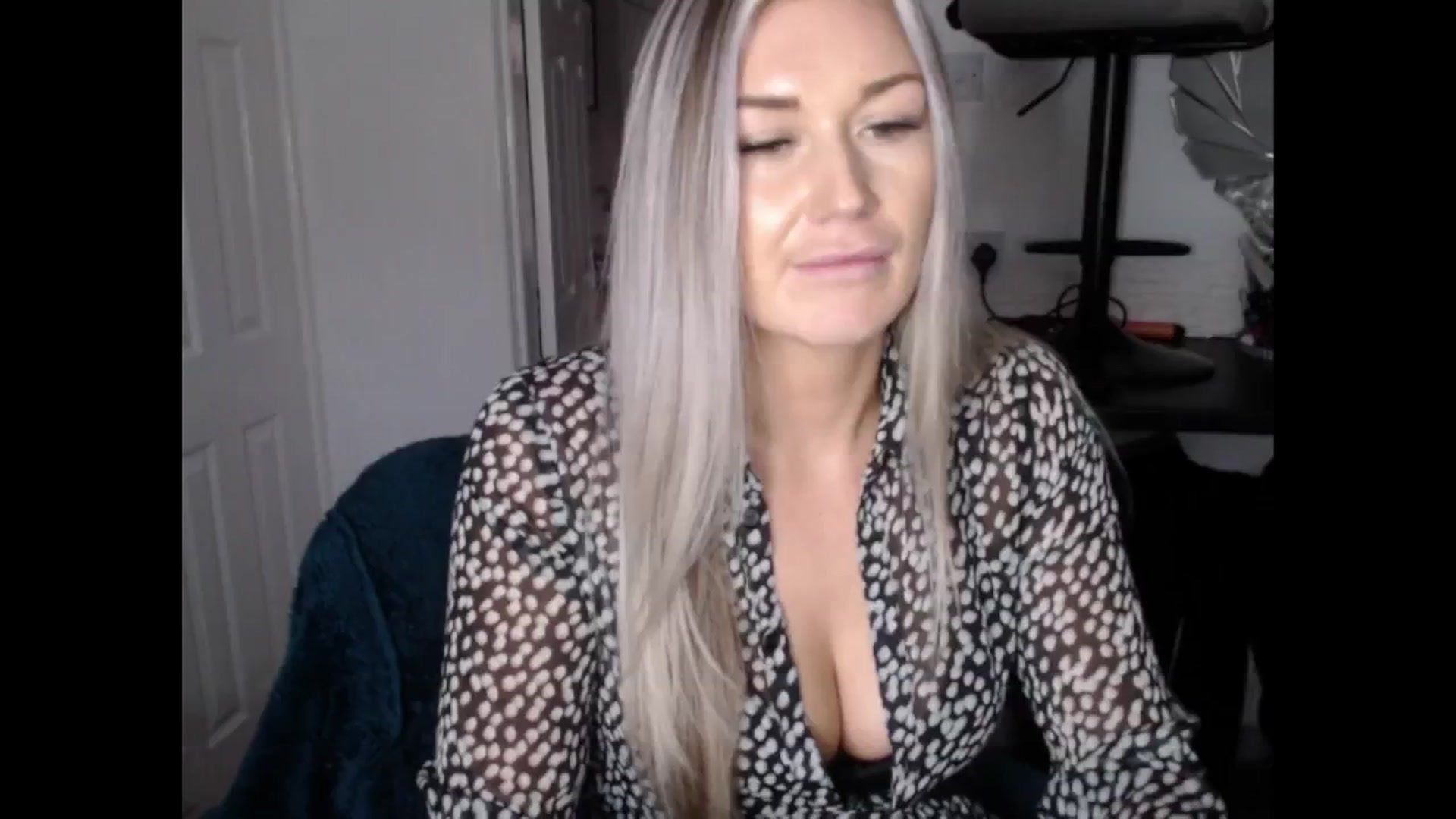 Gallery image thumbnail from LovelyLucy25's myfreecams stream on, 01/16/2025, 16:45 image 15 of 20