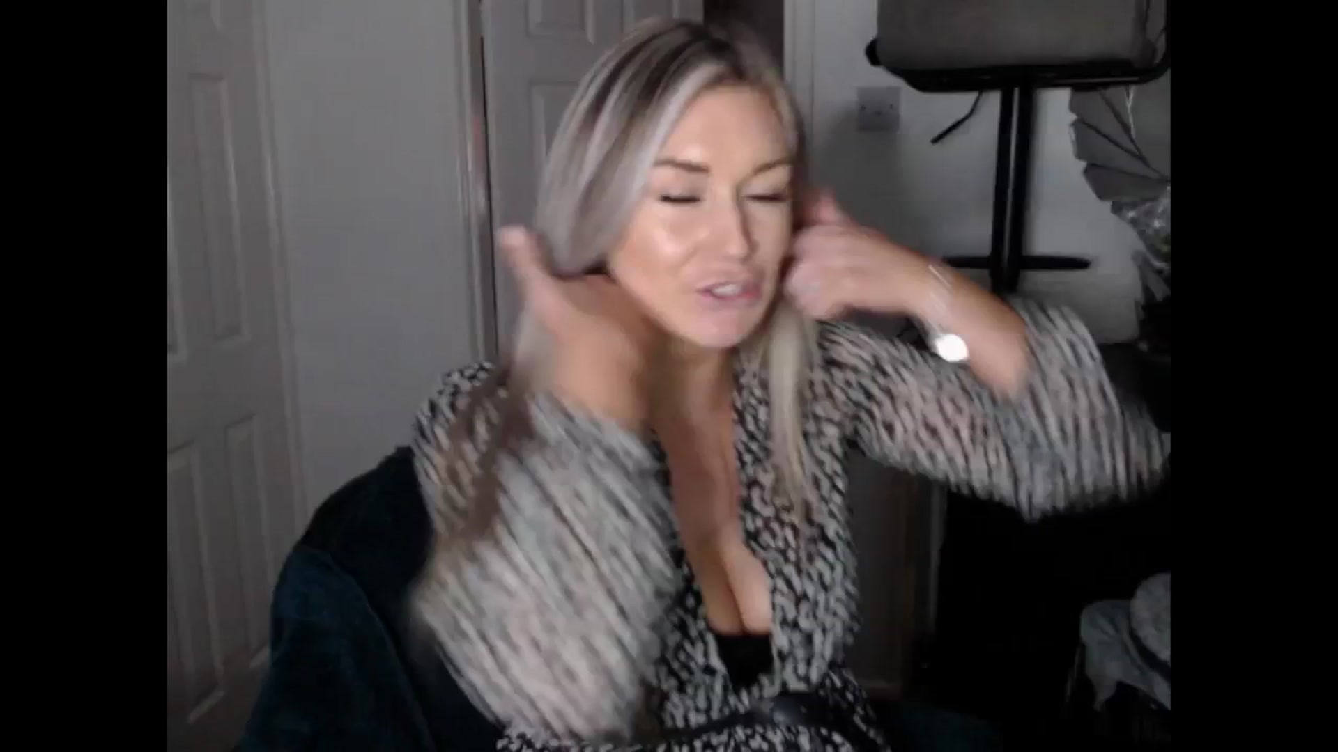 Gallery image thumbnail from LovelyLucy25's myfreecams stream on, 01/16/2025, 17:43 image 20 of 20
