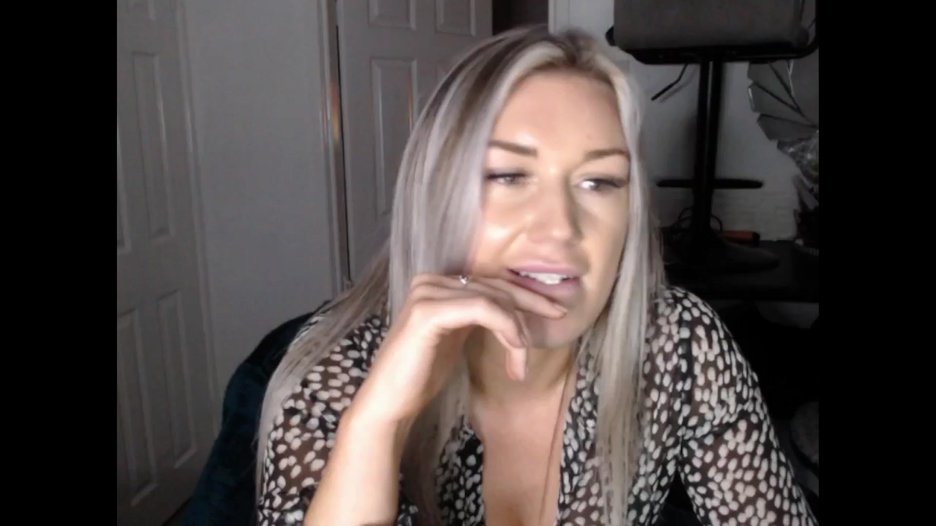 Gallery image thumbnail from LovelyLucy25's myfreecams stream on, 01/16/2025, 17:43 image 16 of 20
