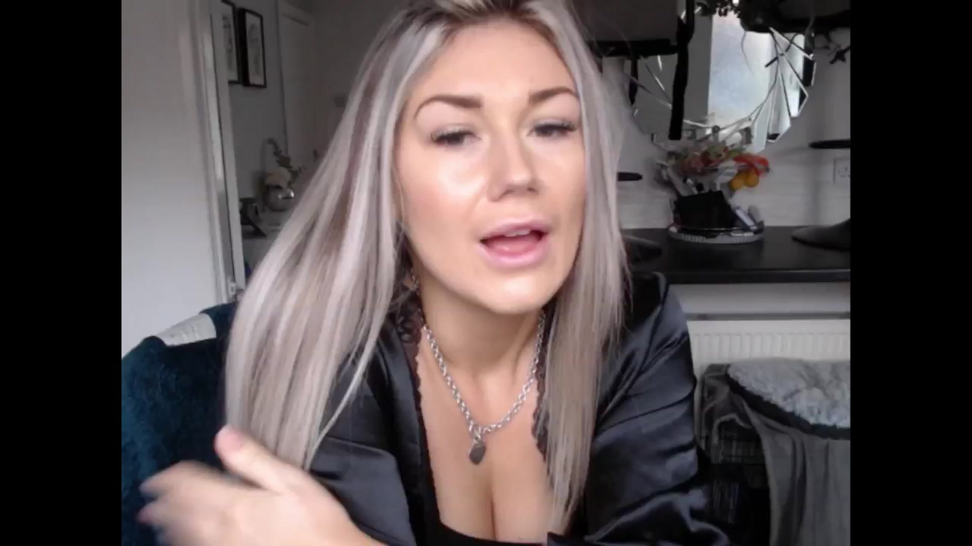 Gallery image thumbnail from LovelyLucy25's myfreecams stream on, 01/17/2025, 11:02 image 5 of 20