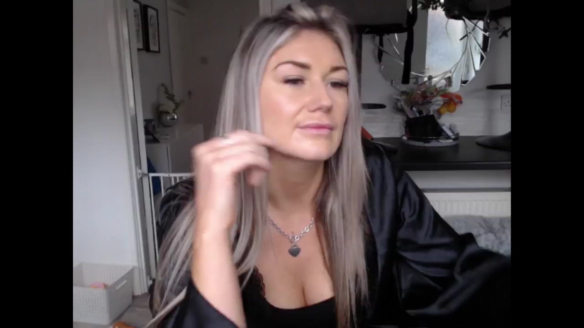 Gallery image thumbnail from LovelyLucy25's myfreecams stream on, 01/17/2025, 11:02 image 15 of 20