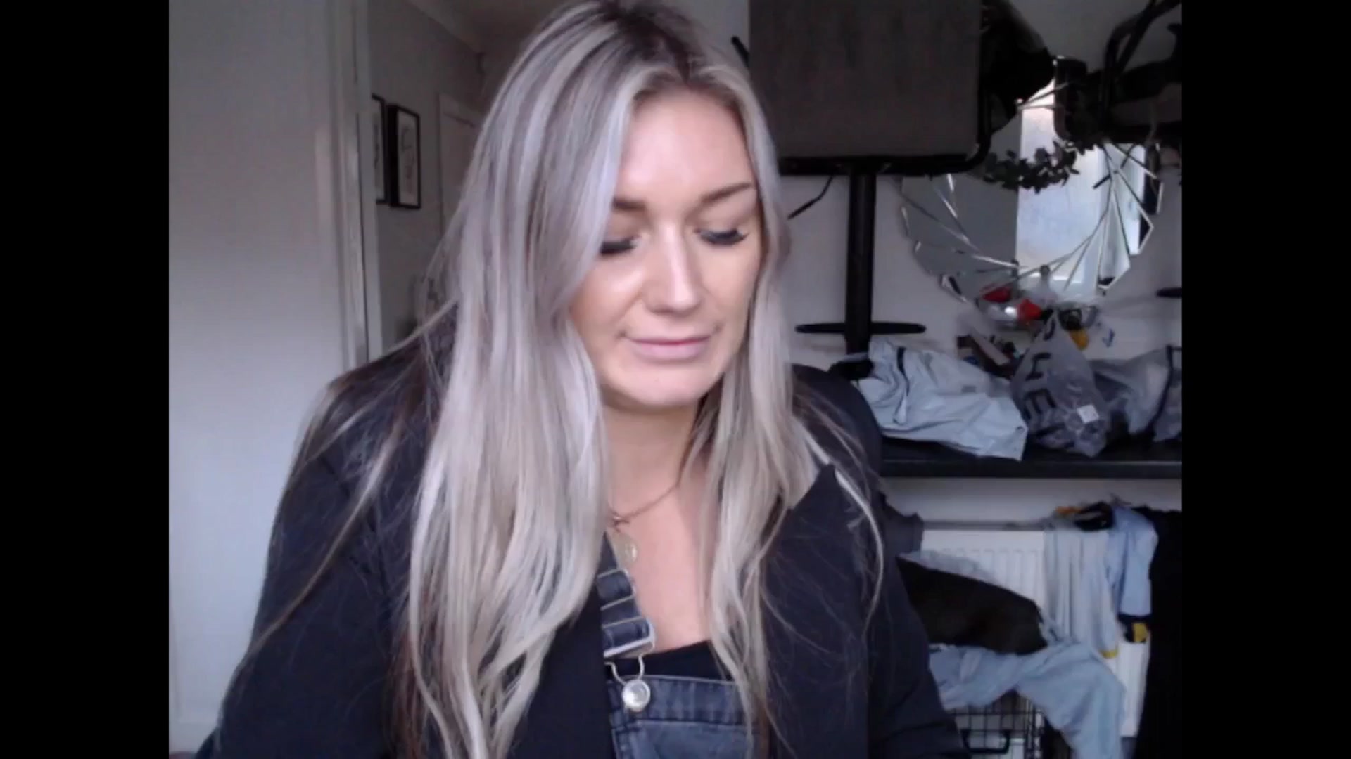 Gallery image thumbnail from LovelyLucy25's myfreecams stream on, 01/21/2025, 16:35 image 9 of 20