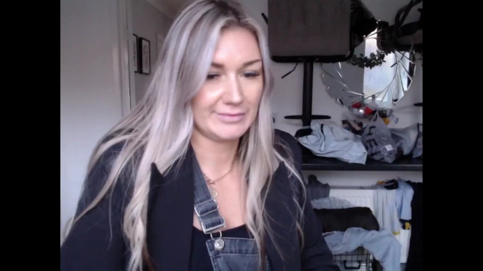 Gallery image thumbnail from LovelyLucy25's myfreecams stream on, 01/21/2025, 16:35 image 7 of 20