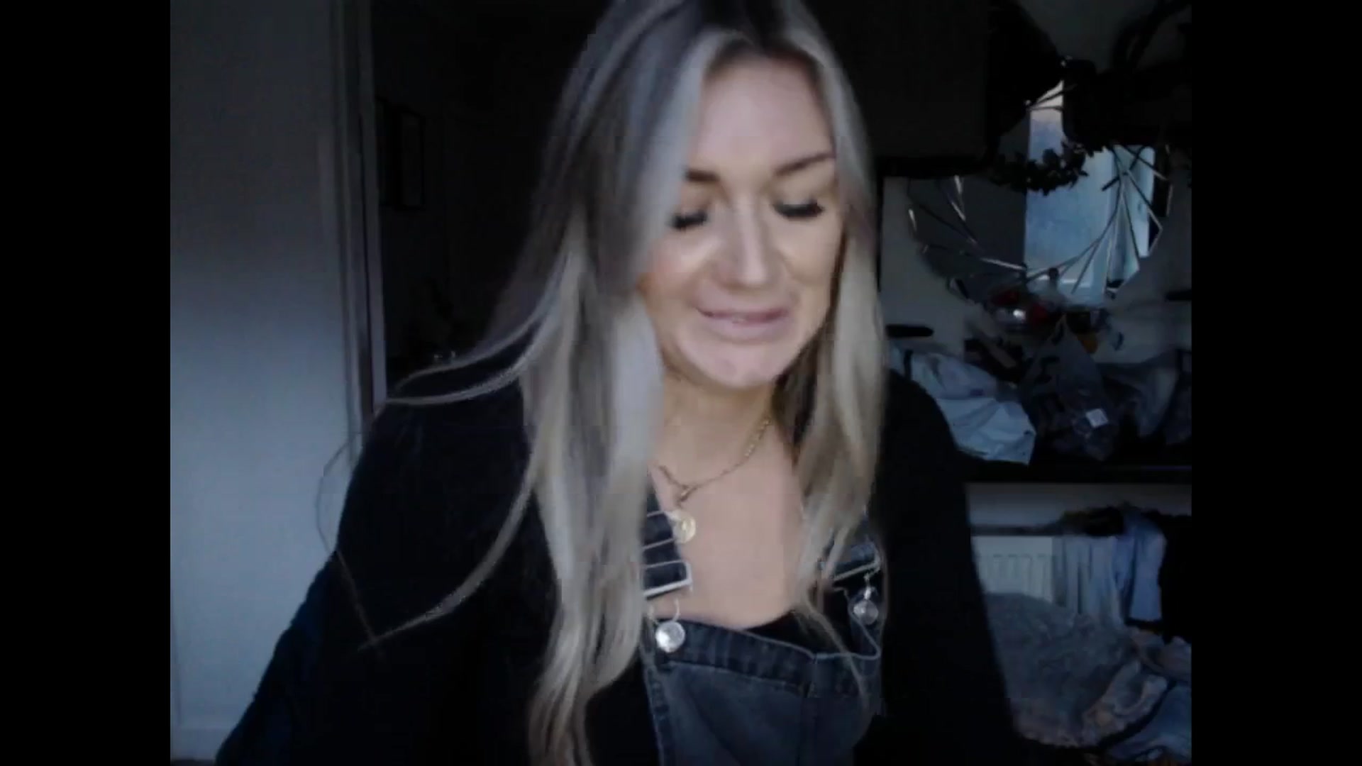 Gallery image thumbnail from LovelyLucy25's myfreecams stream on, 01/21/2025, 16:35 image 19 of 20