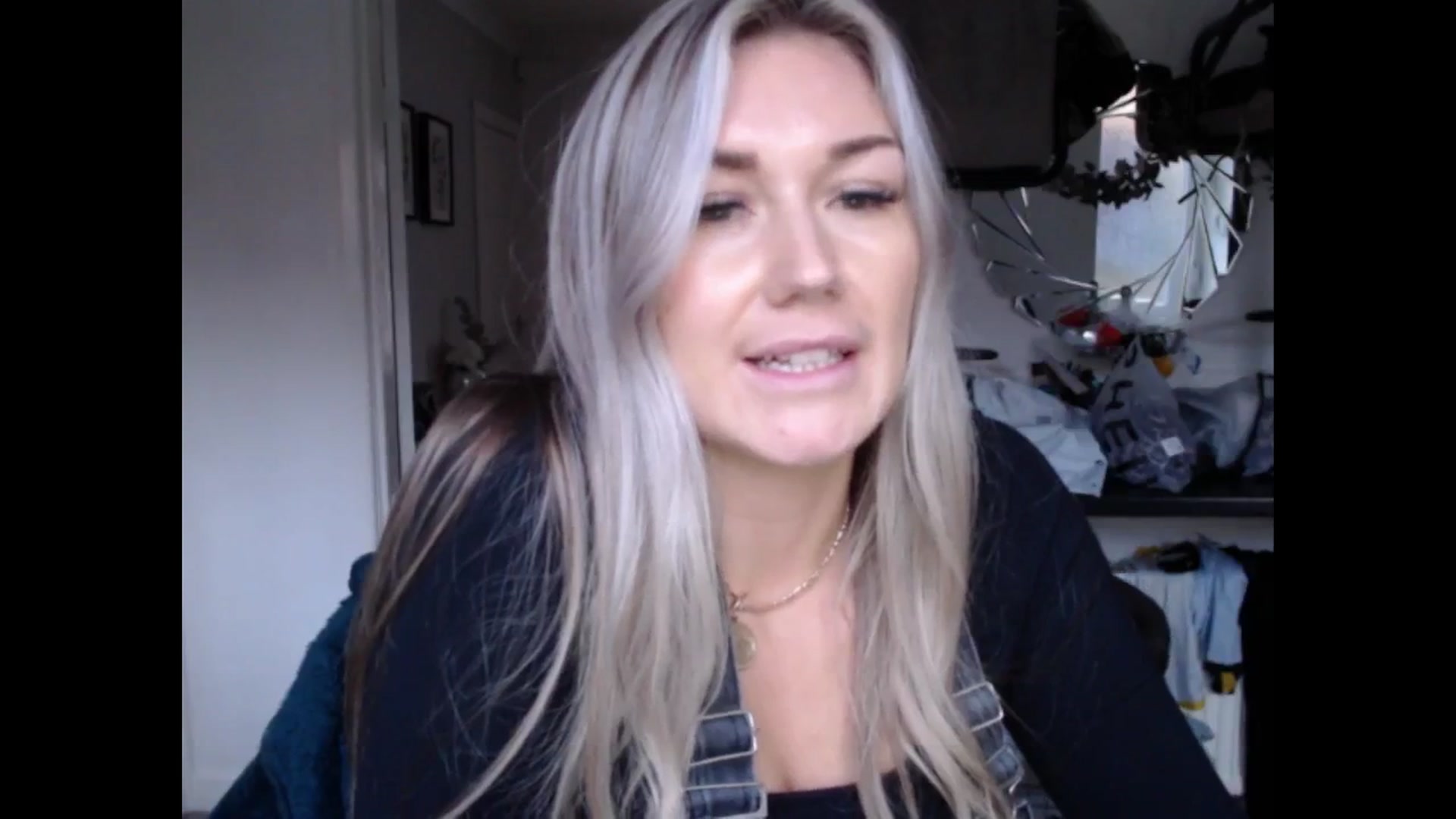 Gallery image thumbnail from LovelyLucy25's myfreecams stream on, 01/21/2025, 16:35 image 12 of 20