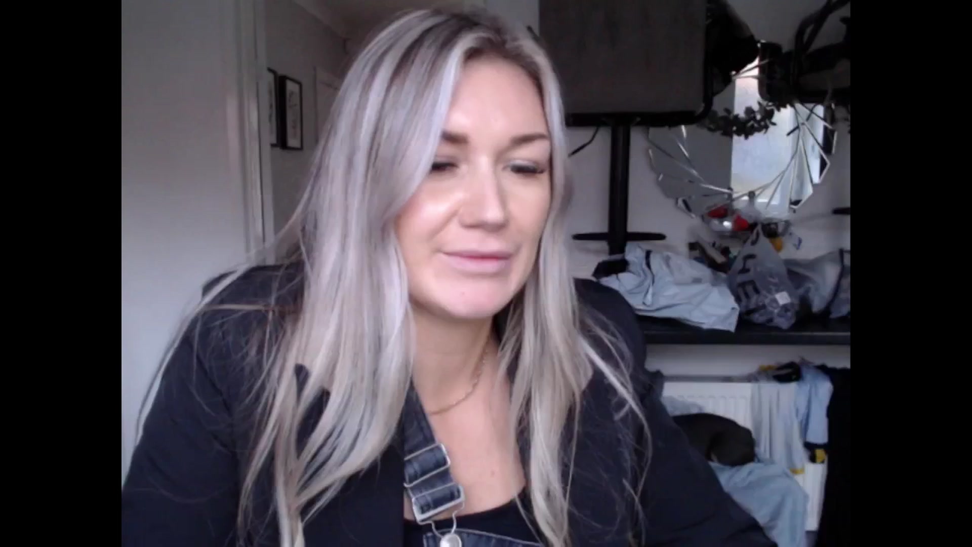 Gallery image thumbnail from LovelyLucy25's myfreecams stream on, 01/21/2025, 16:35 image 8 of 20