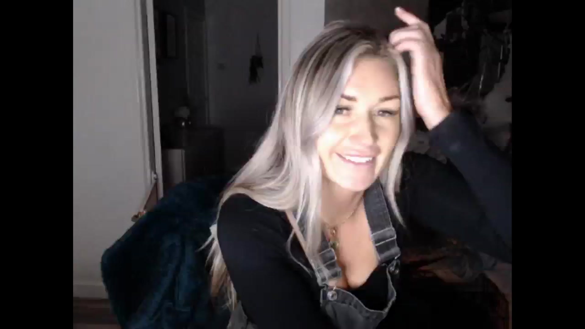 Gallery image thumbnail from LovelyLucy25's myfreecams stream on, 01/21/2025, 17:07 image 19 of 20