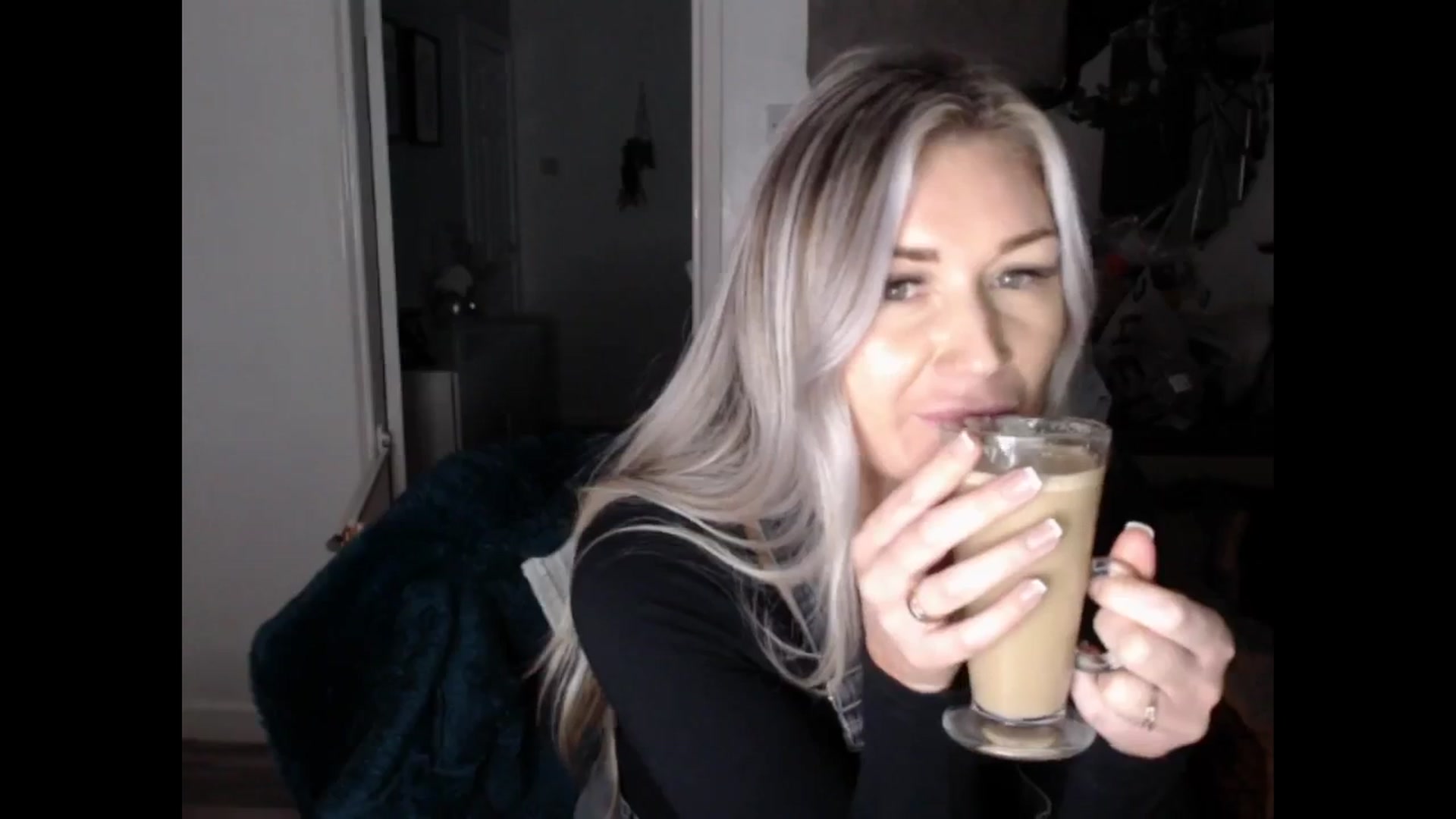Gallery image thumbnail from LovelyLucy25's myfreecams stream on, 01/21/2025, 17:07 image 18 of 20