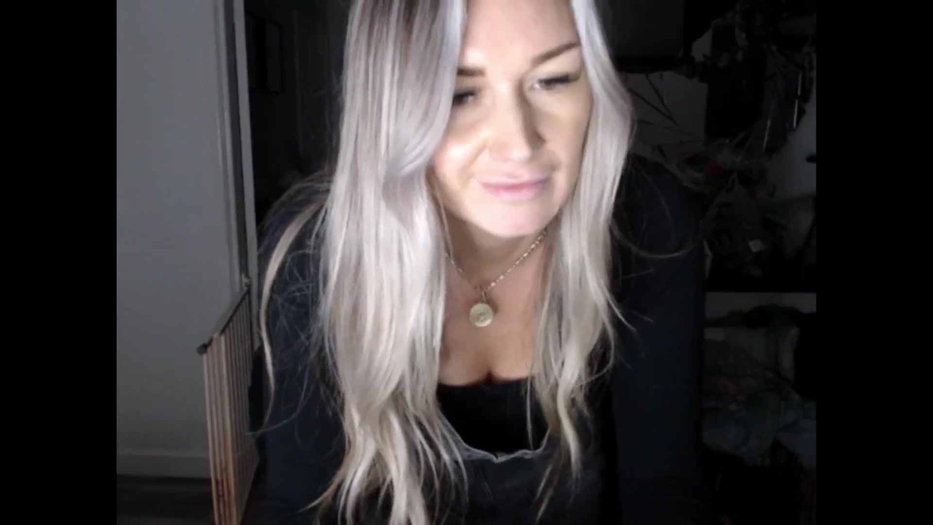 Gallery image thumbnail from LovelyLucy25's myfreecams stream on, 01/21/2025, 17:07 image 14 of 20