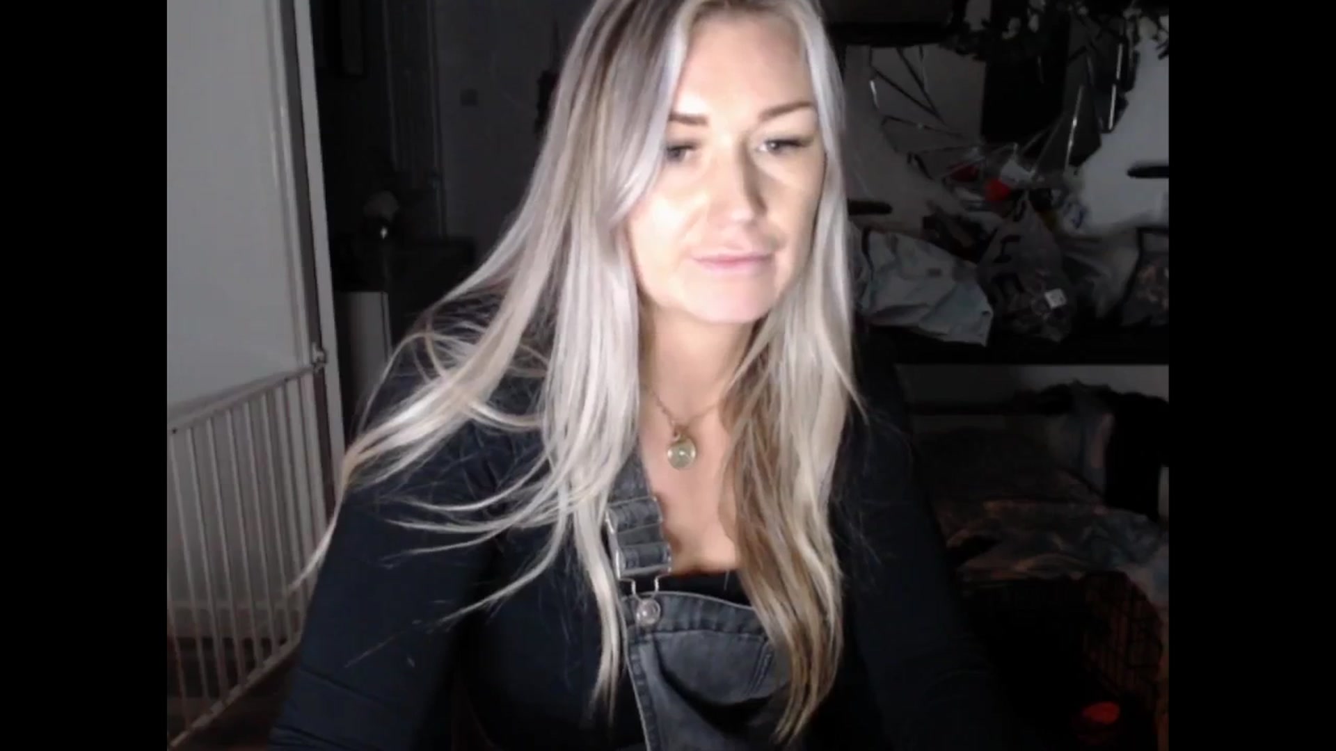 Gallery image thumbnail from LovelyLucy25's myfreecams stream on, 01/21/2025, 17:58 image 13 of 20
