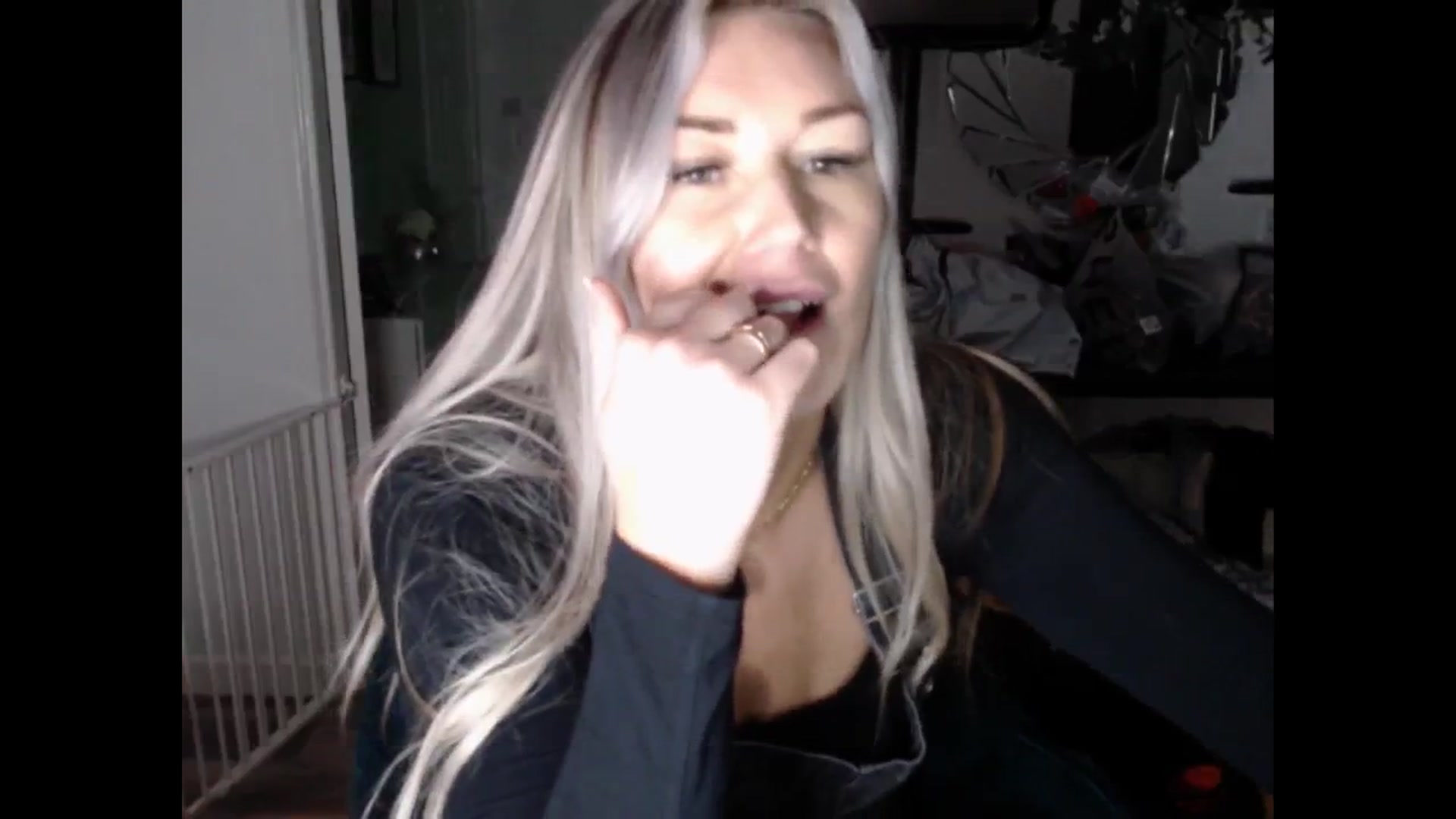 Gallery image thumbnail from LovelyLucy25's myfreecams stream on, 01/21/2025, 17:58 image 6 of 20