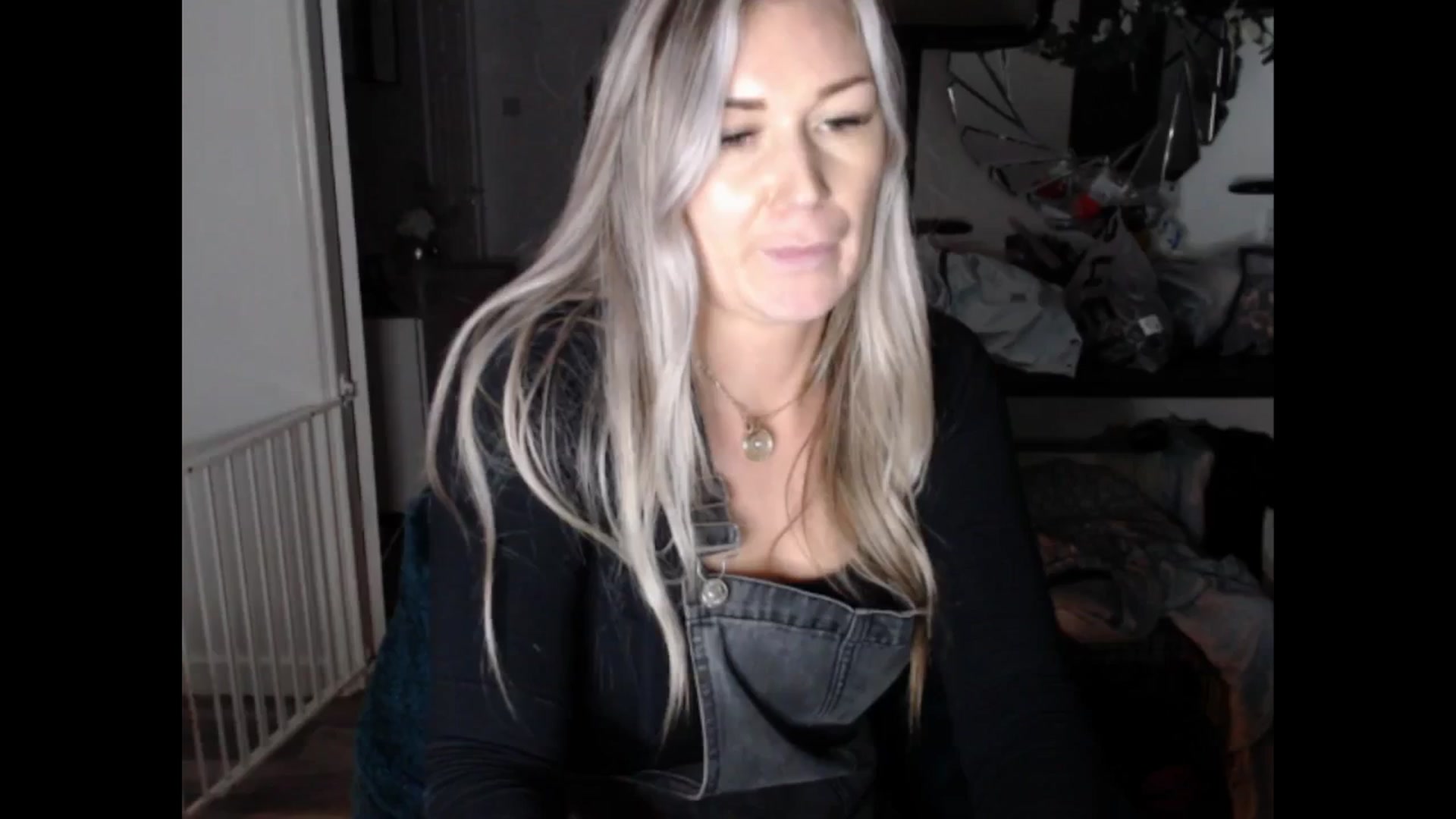 Gallery image thumbnail from LovelyLucy25's myfreecams stream on, 01/21/2025, 17:58 image 1 of 20