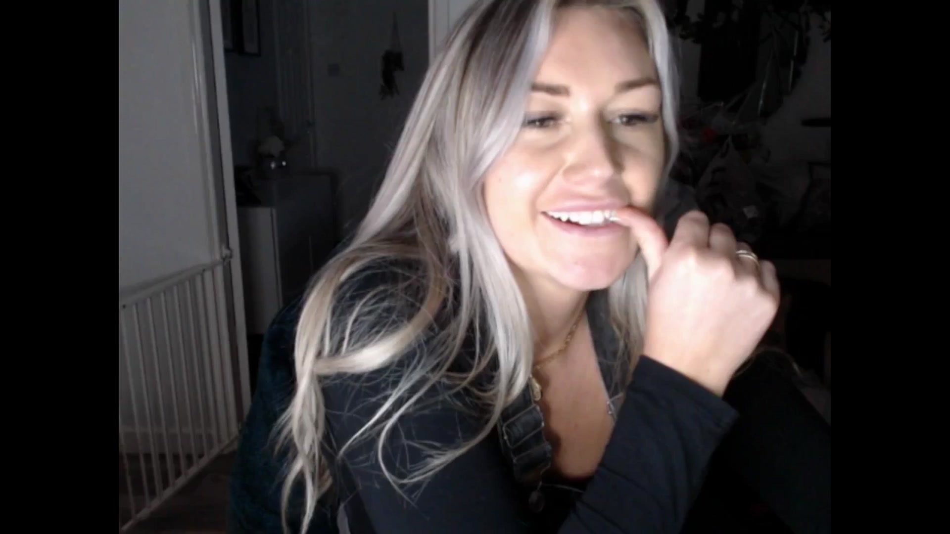 Gallery image thumbnail from LovelyLucy25's myfreecams stream on, 01/21/2025, 17:58 image 4 of 20