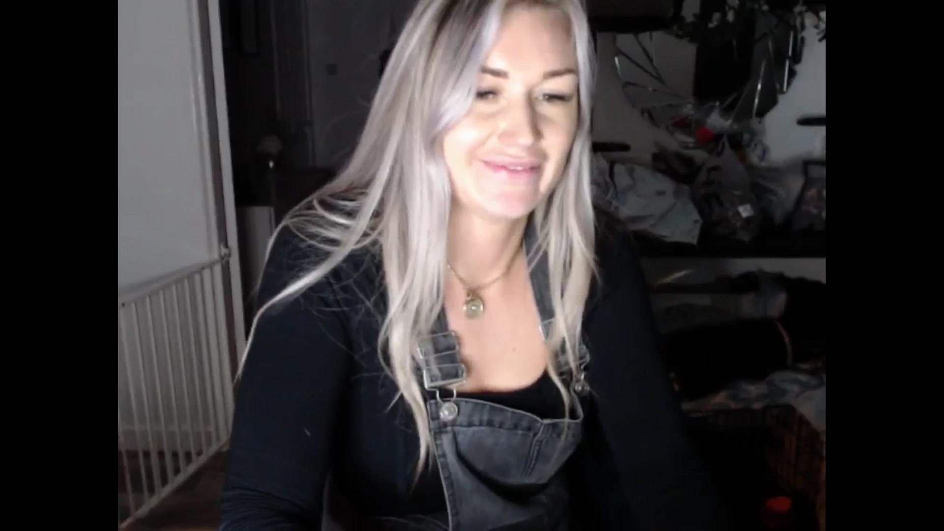 Gallery image thumbnail from LovelyLucy25's myfreecams stream on, 01/21/2025, 17:58 image 9 of 20