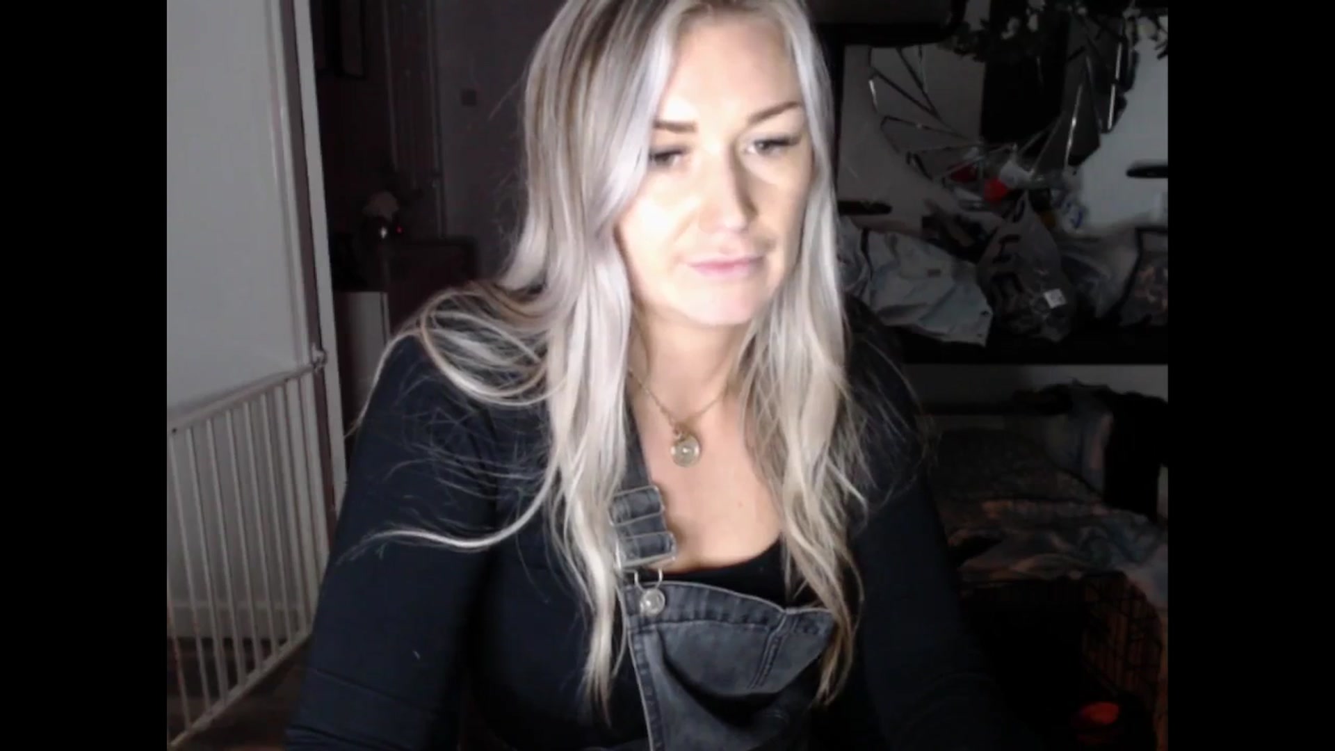 Gallery image thumbnail from LovelyLucy25's myfreecams stream on, 01/21/2025, 17:58 image 10 of 20