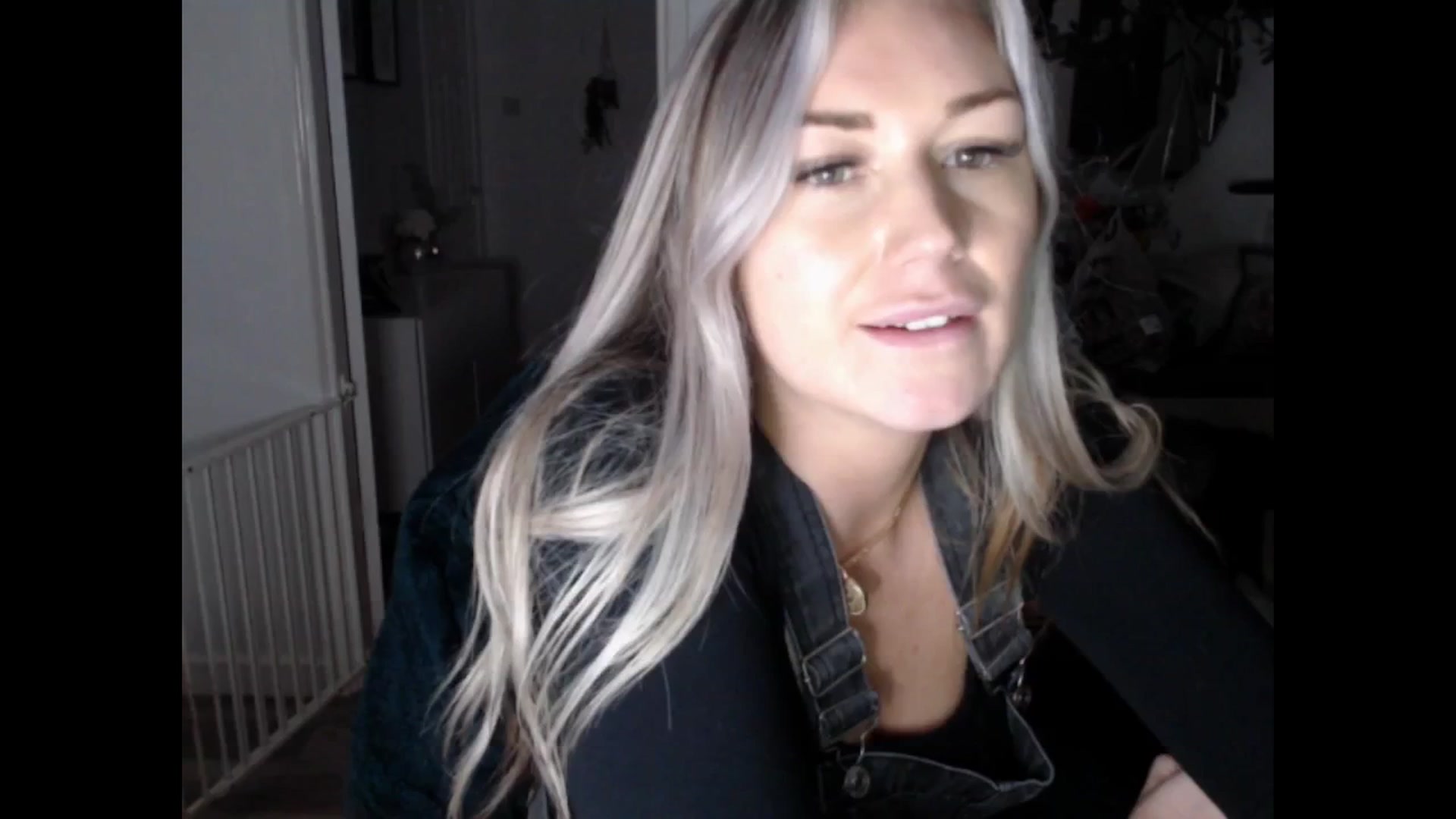 Gallery image thumbnail from LovelyLucy25's myfreecams stream on, 01/21/2025, 17:58 image 3 of 20