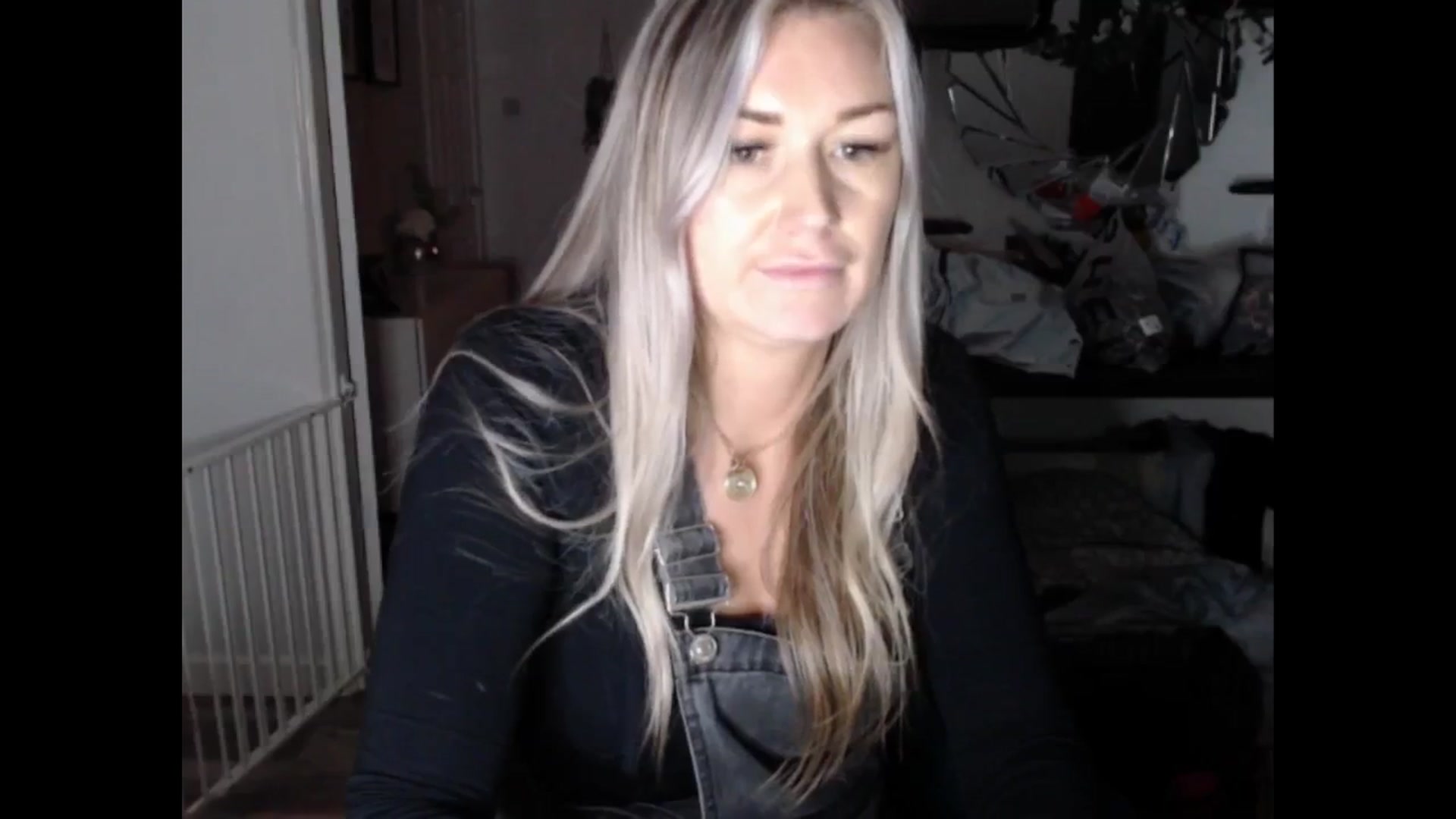 Gallery image thumbnail from LovelyLucy25's myfreecams stream on, 01/21/2025, 17:58 image 16 of 20