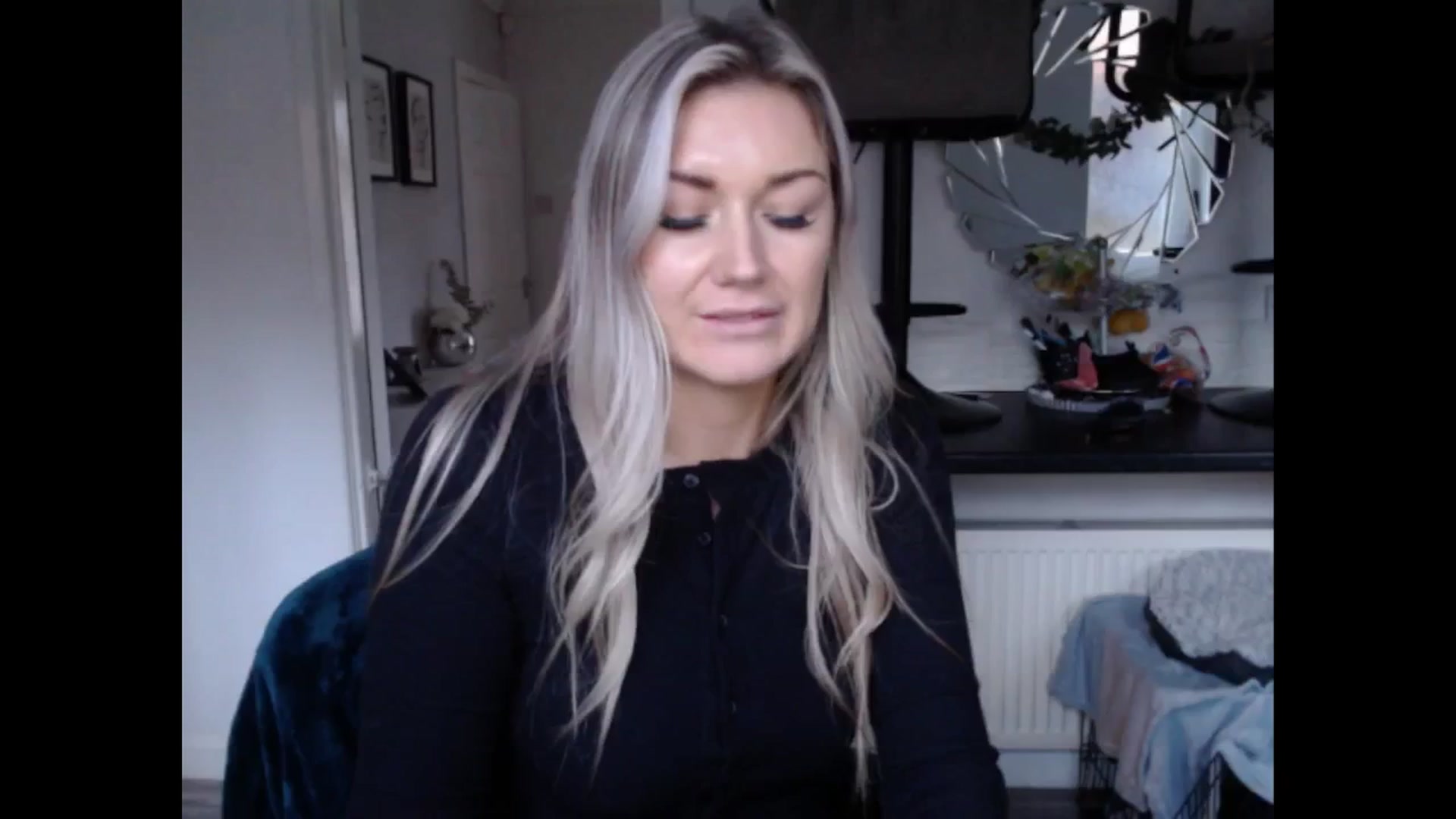 Gallery image thumbnail from LovelyLucy25's myfreecams stream on, 01/23/2025, 16:32 image 14 of 20
