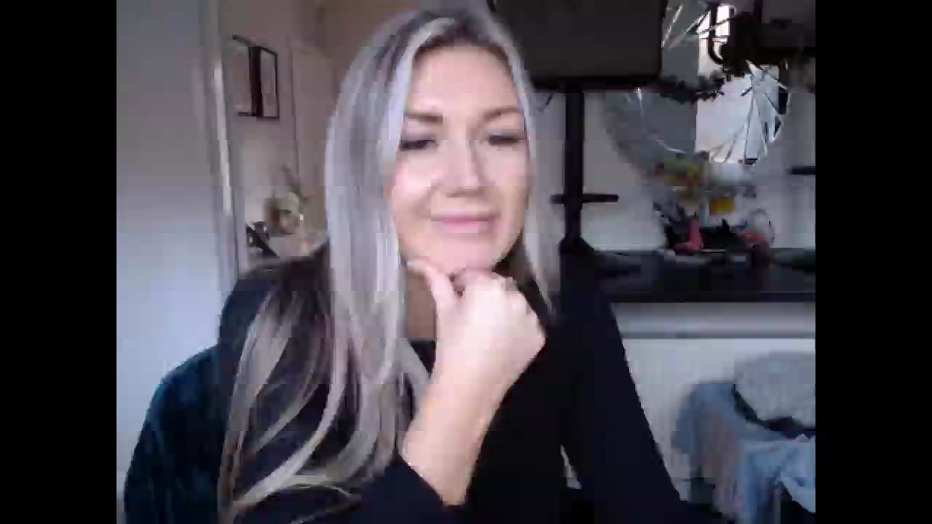 Gallery image thumbnail from LovelyLucy25's myfreecams stream on, 01/23/2025, 16:32 image 11 of 20