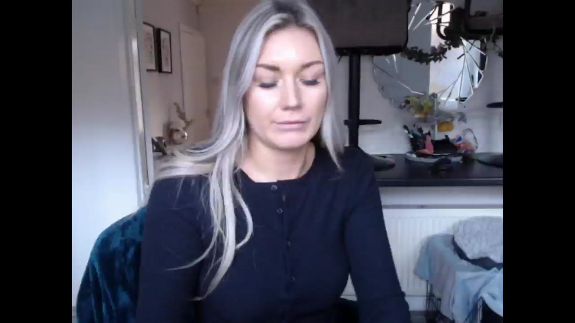 Gallery image thumbnail from LovelyLucy25's myfreecams stream on, 01/23/2025, 16:32 image 6 of 20