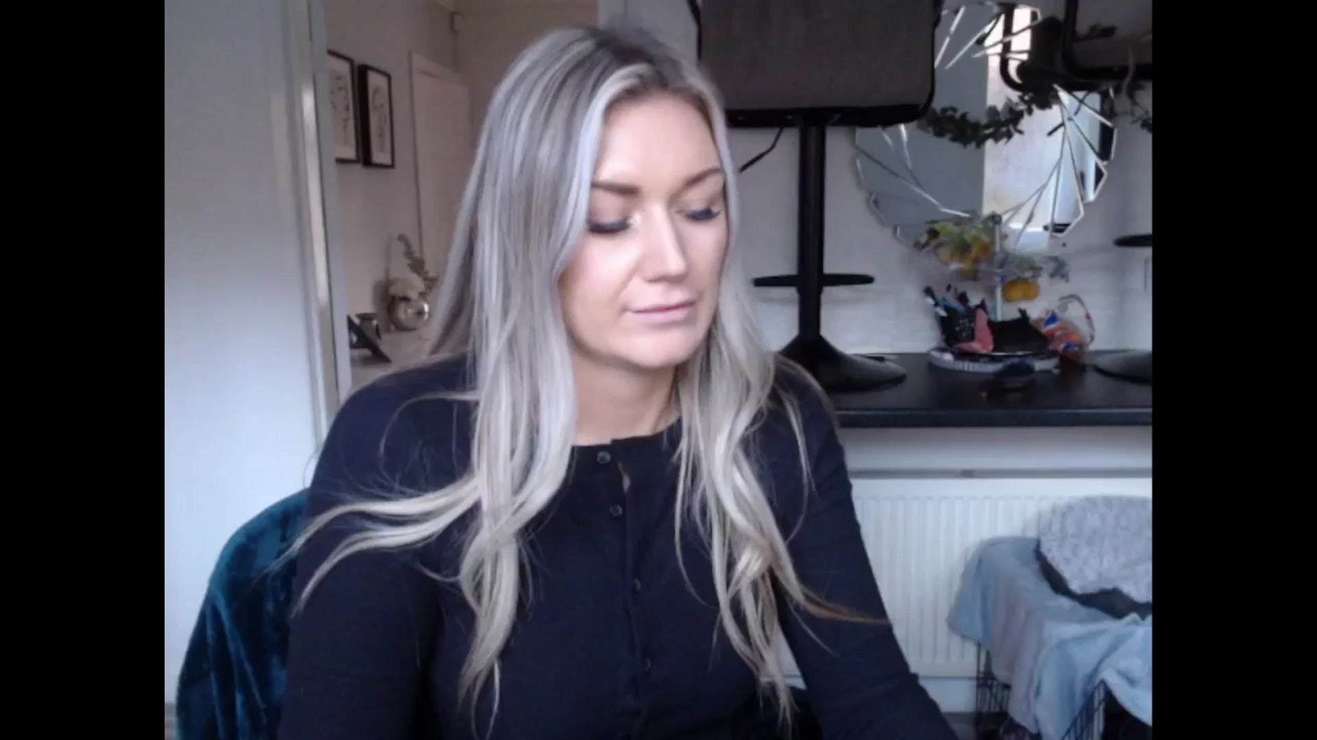 Gallery image thumbnail from LovelyLucy25's myfreecams stream on, 01/23/2025, 16:32 image 7 of 20