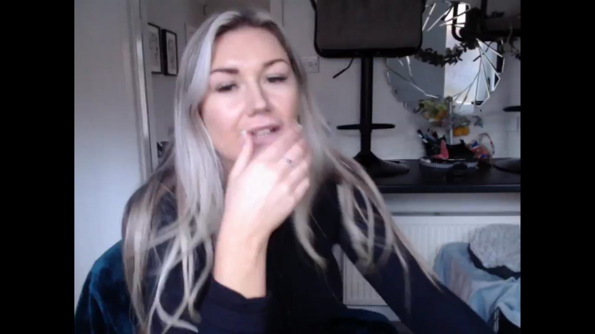 Gallery image thumbnail from LovelyLucy25's myfreecams stream on, 01/23/2025, 16:32 image 13 of 20