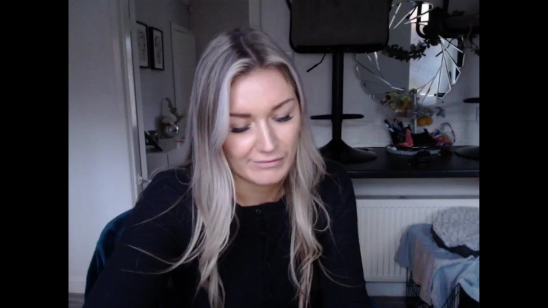 Gallery image thumbnail from LovelyLucy25's myfreecams stream on, 01/23/2025, 16:32 image 15 of 20