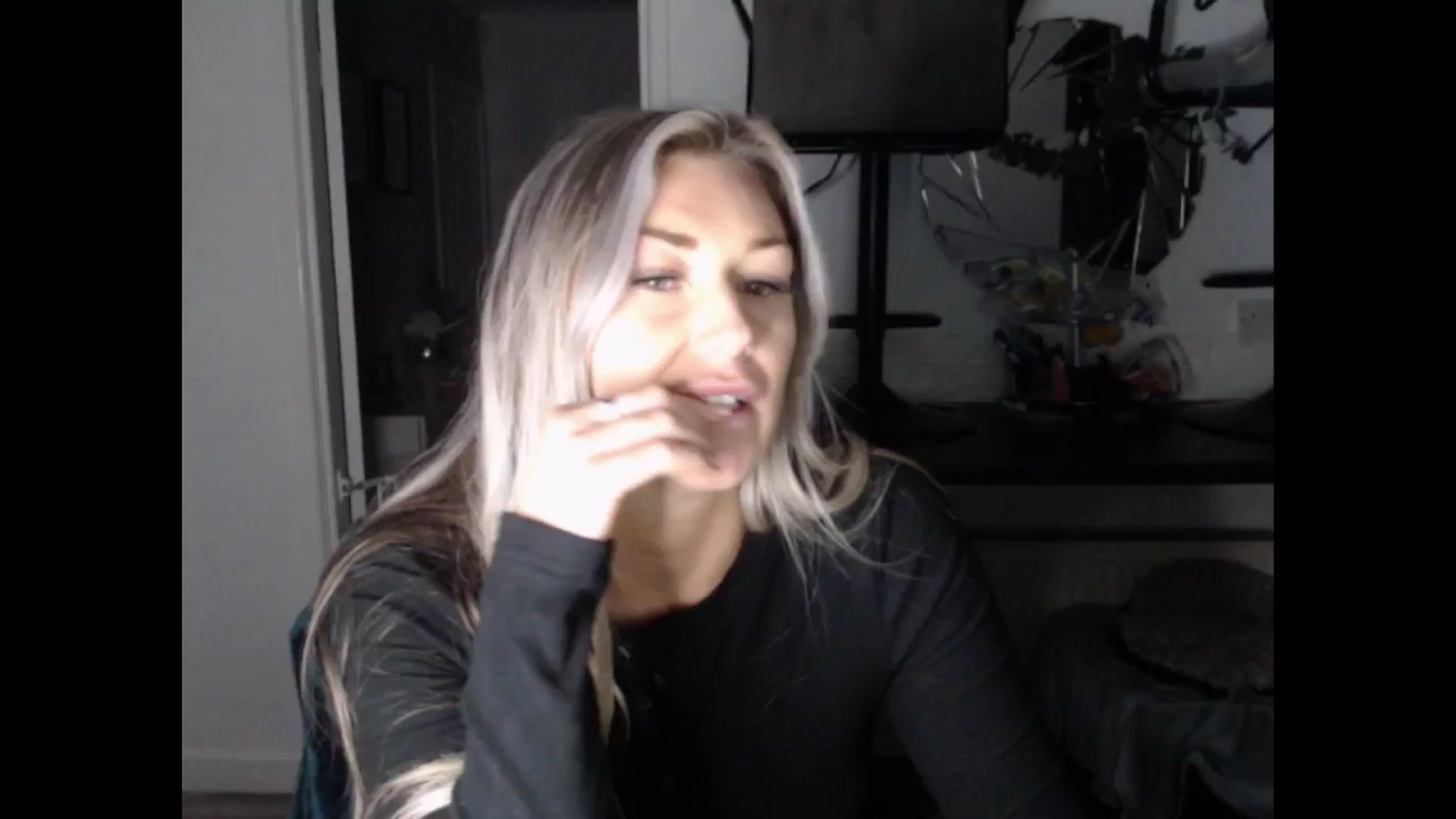 Gallery image thumbnail from LovelyLucy25's myfreecams stream on, 01/23/2025, 18:12 image 17 of 20