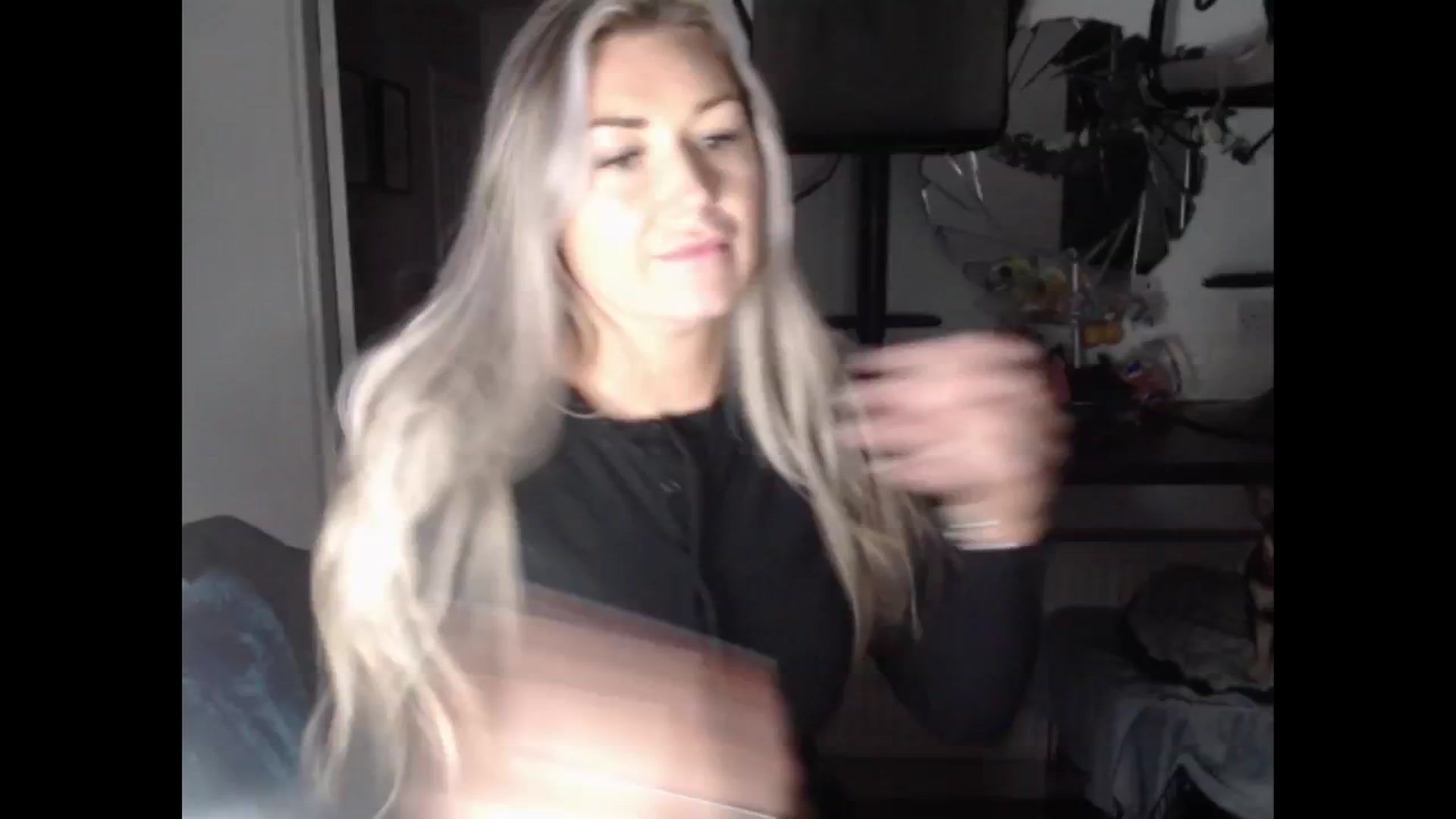 Gallery image thumbnail from LovelyLucy25's myfreecams stream on, 01/23/2025, 18:12 image 10 of 20