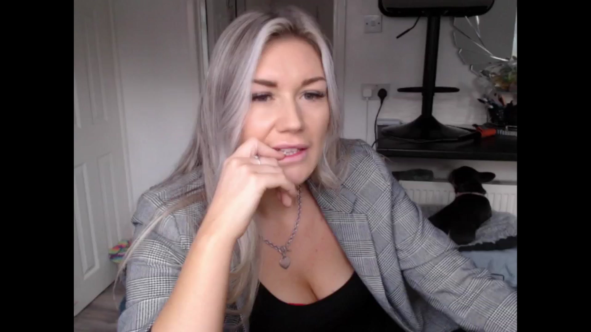 Gallery image thumbnail from LovelyLucy25's myfreecams stream on, 01/24/2025, 10:05 image 9 of 20