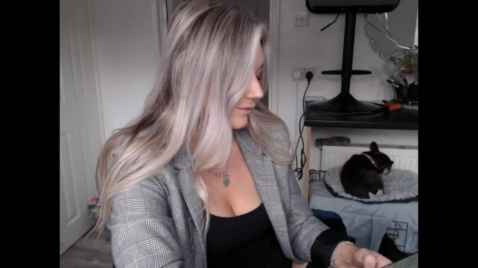Gallery image thumbnail from LovelyLucy25's myfreecams stream on, 01/24/2025, 10:05 image 18 of 20