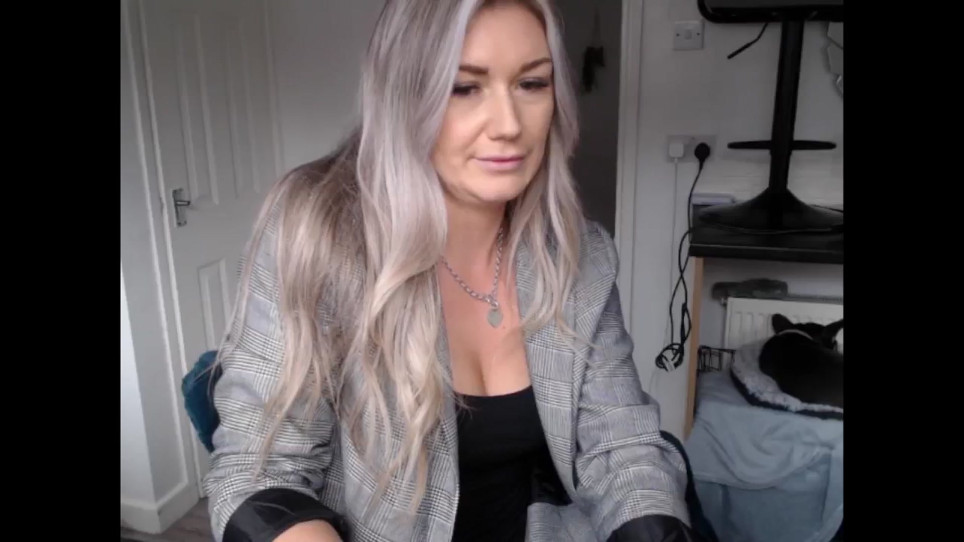 Gallery image thumbnail from LovelyLucy25's myfreecams stream on, 01/24/2025, 10:59 image 6 of 20