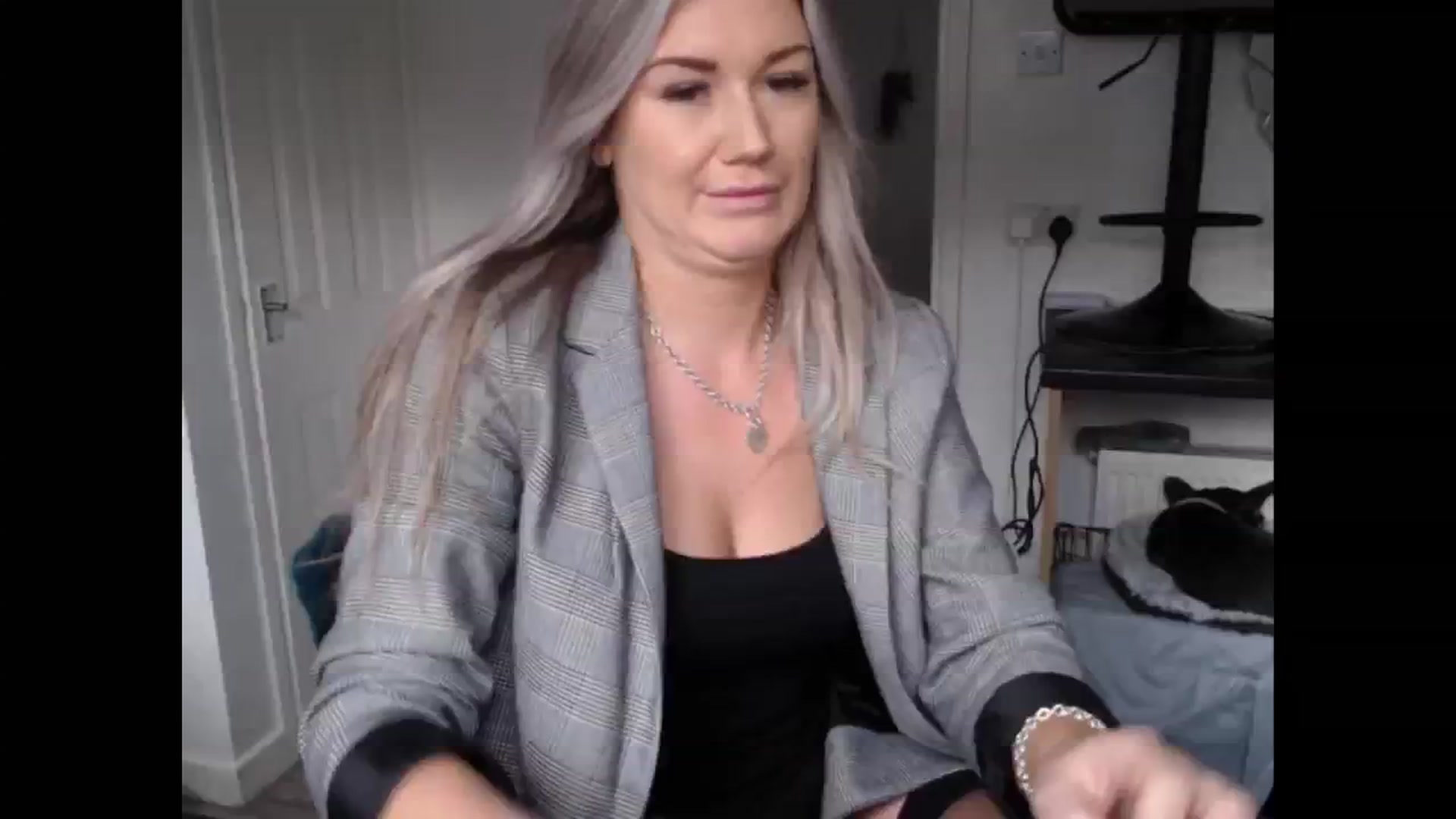 Gallery image thumbnail from LovelyLucy25's myfreecams stream on, 01/24/2025, 10:59 image 8 of 20
