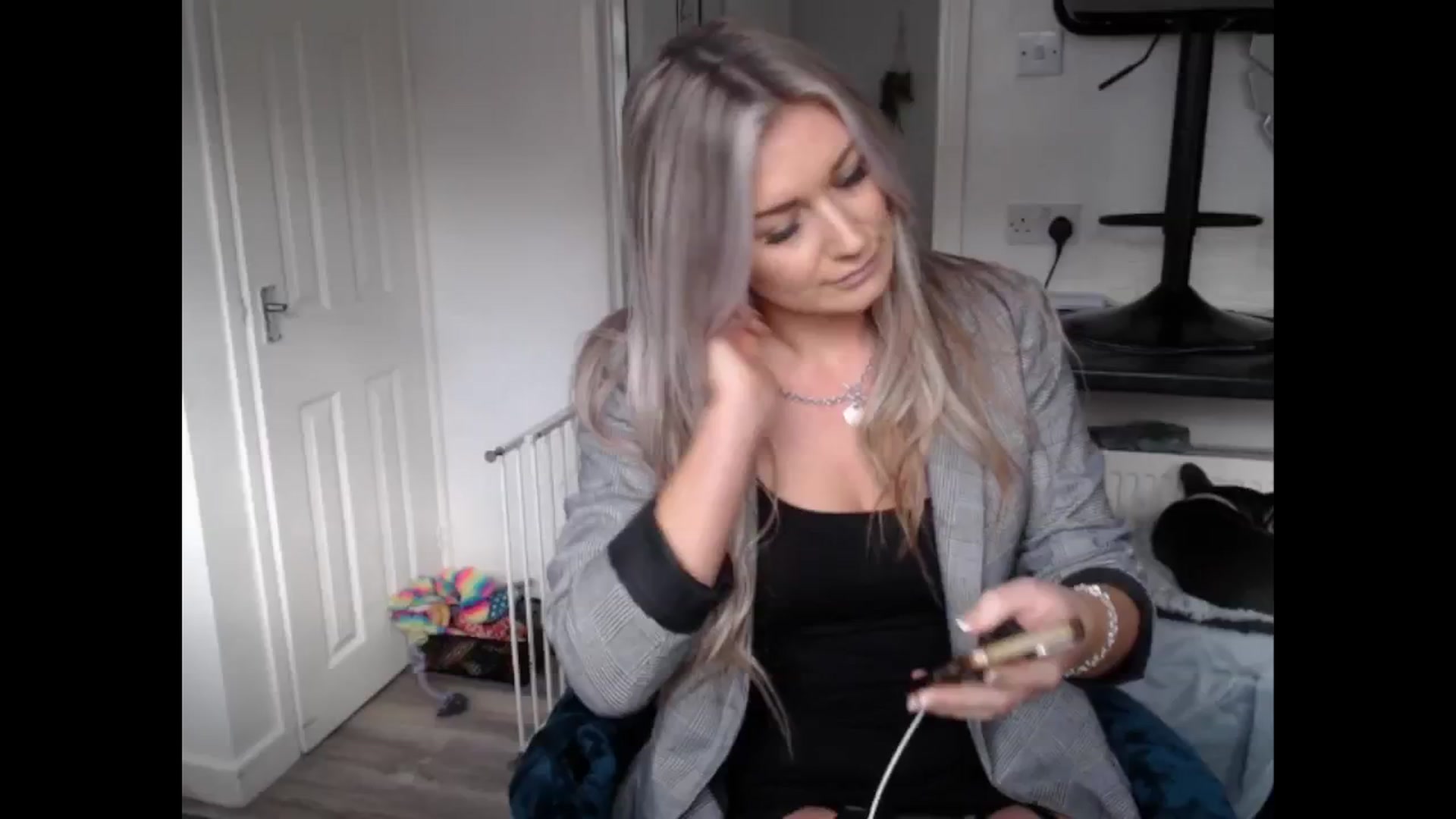 Gallery image thumbnail from LovelyLucy25's myfreecams stream on, 01/24/2025, 10:59 image 9 of 20