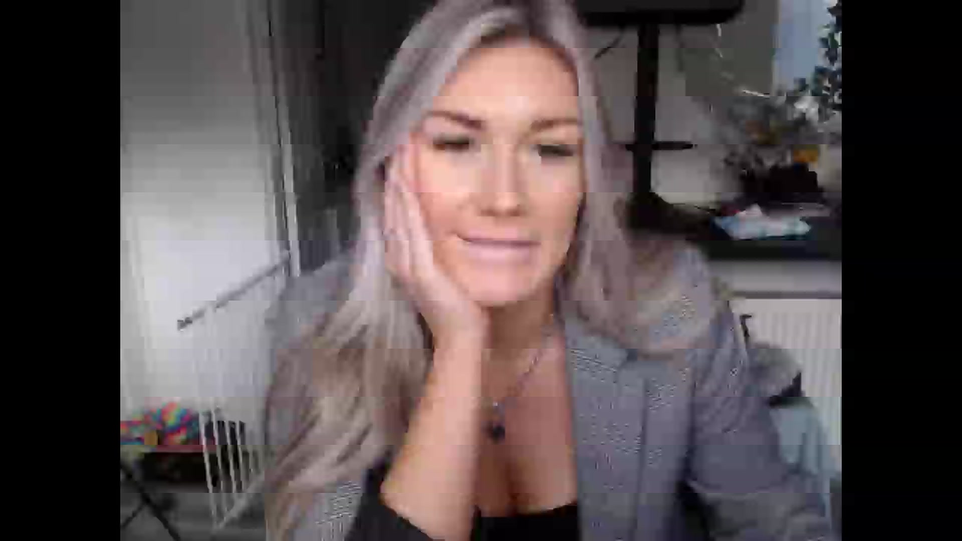 Gallery image thumbnail from LovelyLucy25's myfreecams stream on, 01/24/2025, 11:47 image 15 of 20