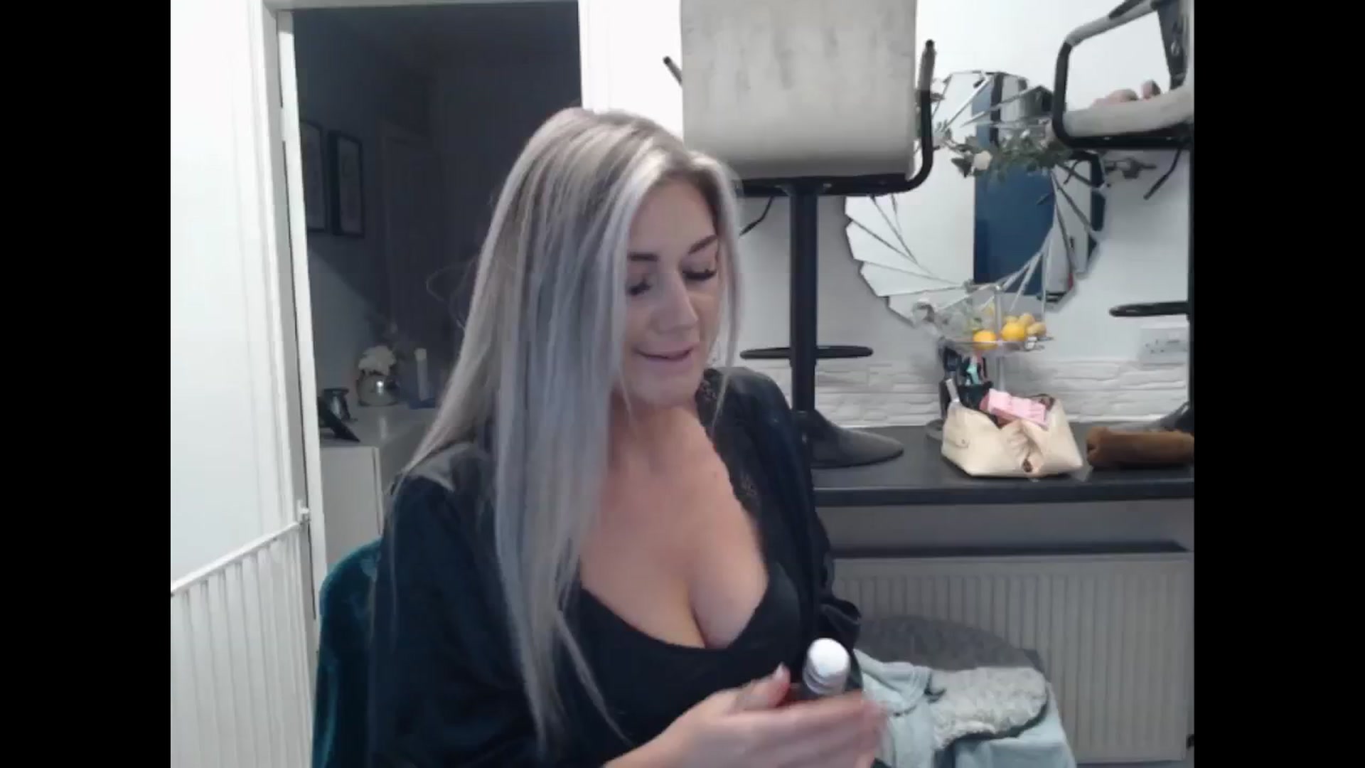 Gallery image thumbnail from LovelyLucy25's myfreecams stream on, 01/25/2025, 16:56 image 4 of 20