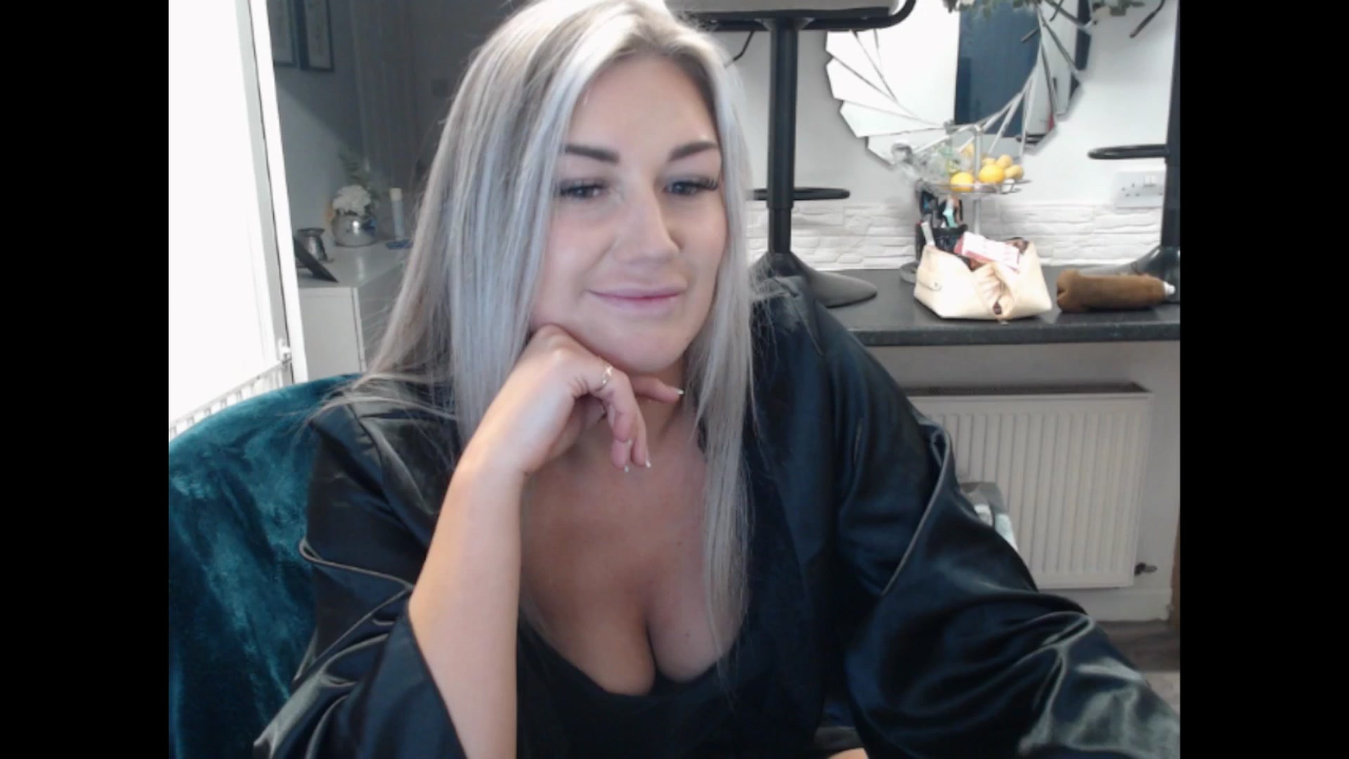 Gallery image thumbnail from LovelyLucy25's myfreecams stream on, 01/25/2025, 16:56 image 13 of 20